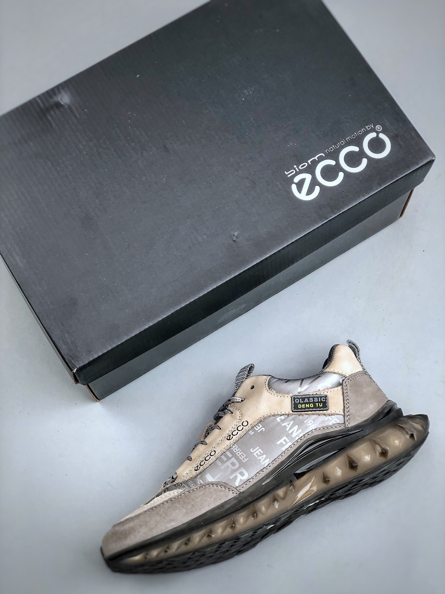 Ecco爱步潮流男鞋2025春秋款街头 男款百搭 街头系列新品 工艺牛皮鞋面-High Quatity Cheap Brand wholesale wholesaler seller Clothes Bags handbags Sneakers Top Fashion Clothing Shoes from China Factory Chinese suppliers best Quality Beautiful Price Ecco爱步潮流男鞋2025春秋款街头 男款百搭 街头系列新品 工艺牛皮鞋面