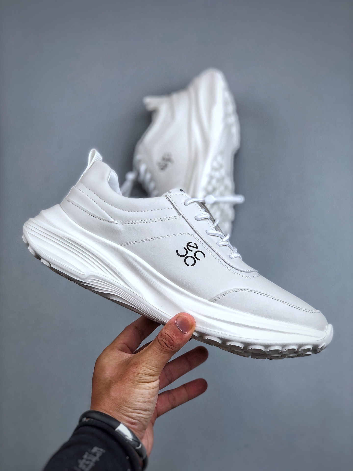 240 2025 ECCO爱步最新款男款运动鞋休闲潮流 透气慢跑鞋 老爹鞋 健步BIOM2.2 830774