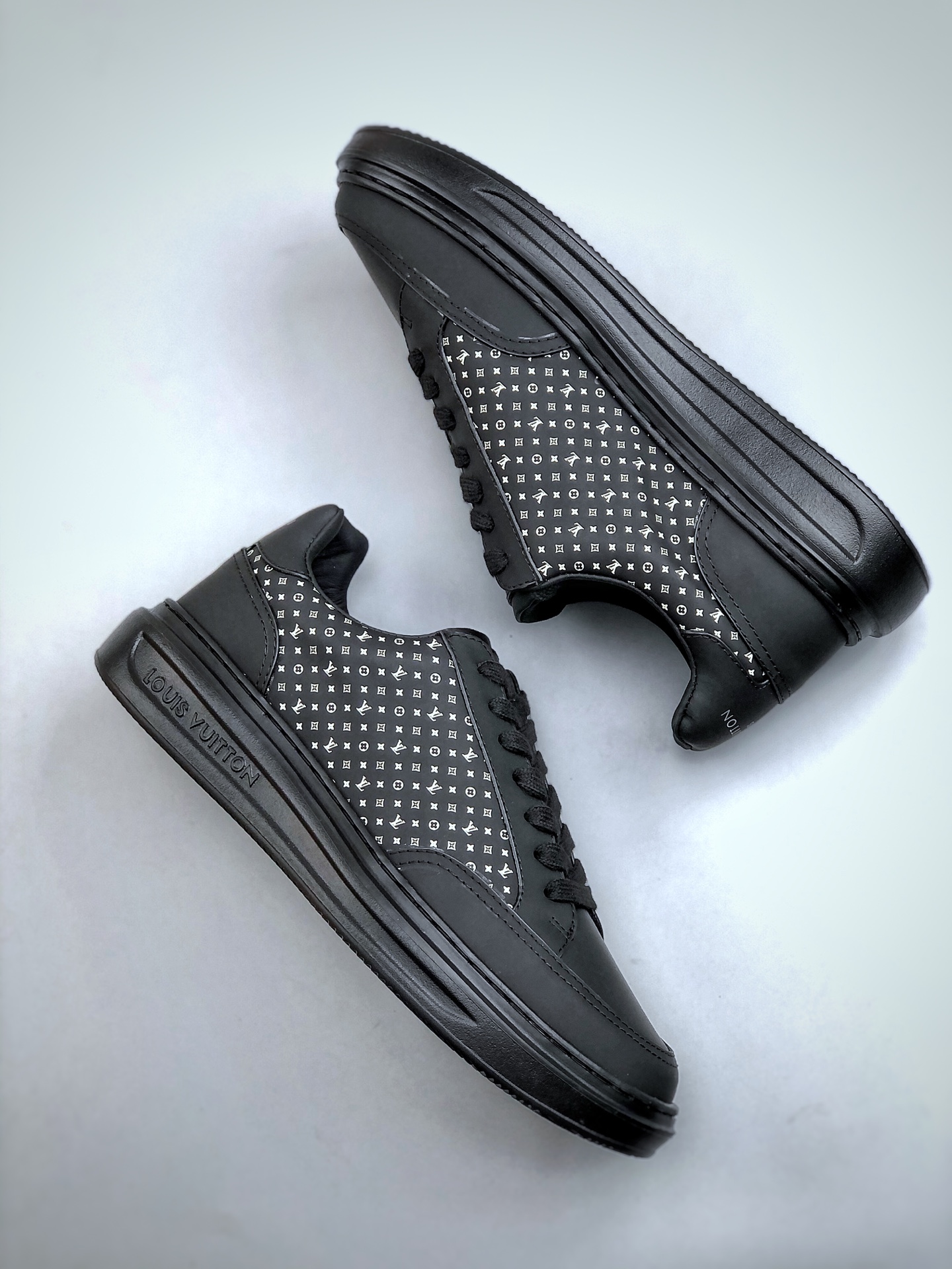 380 LOUIS VUITTON skate sneaker 2025 秋冬男士系列 Classic 牛皮革 圆头系带 低帮 生活休闲鞋-Chinese UA Cheap High Quatity Brand Clothes Bags handbags Sneakers wholesale wholesaler seller from China Factory suppliers Fashion Clothing Shoes best Quality Beautiful Price 380 LOUIS VUITTON skate sneaker 2025 秋冬男士系列 Classic 牛皮革 圆头系带 低帮 生活休闲鞋