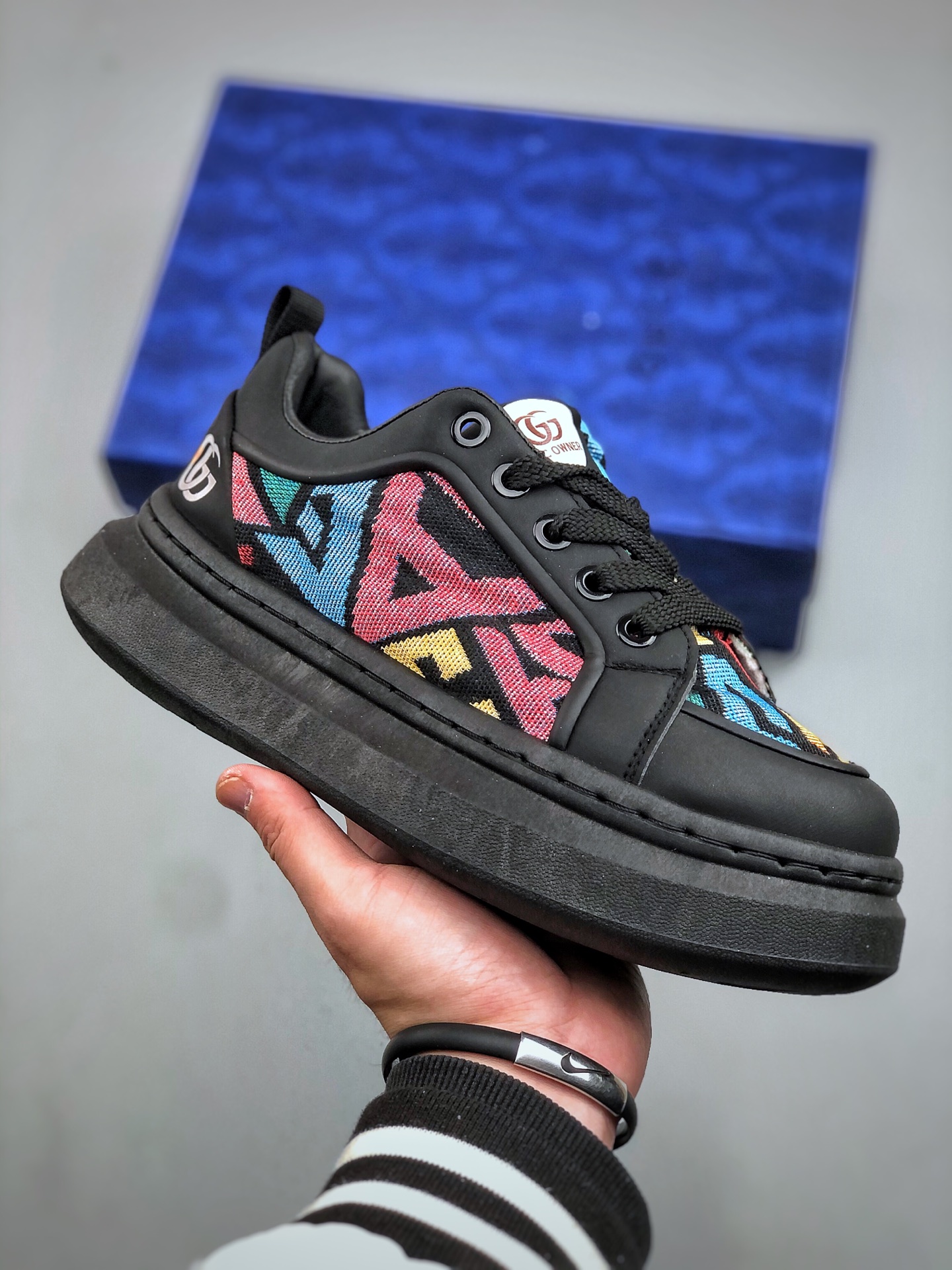 💰140  T/【GUCCI】古驰今年最新款男士休闲板鞋 尺码：39-44