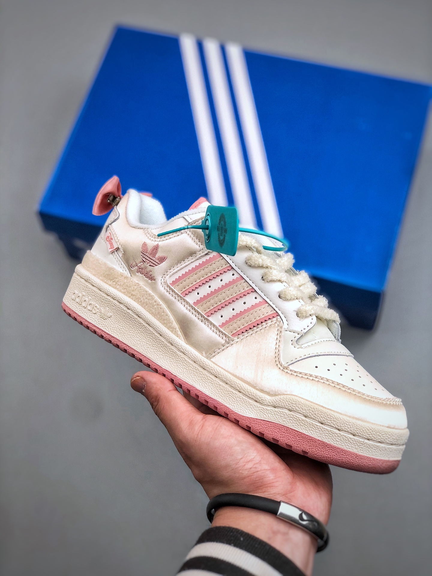Adidas Forum LOW CL 阿迪达斯 三叶草低帮 经典复古板鞋 潮流休闲鞋 货号:JR4247 (半)