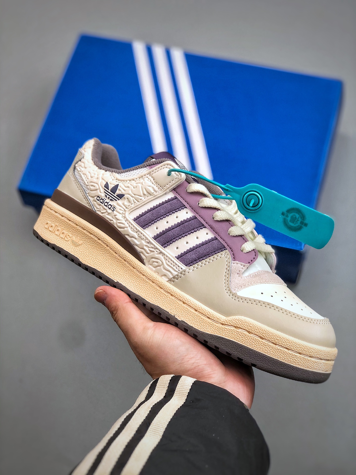 Adidas Forum LOW CL 阿迪达斯 三叶草低帮 经典复古板鞋 潮流休闲鞋 货号:JQ6735 (半)