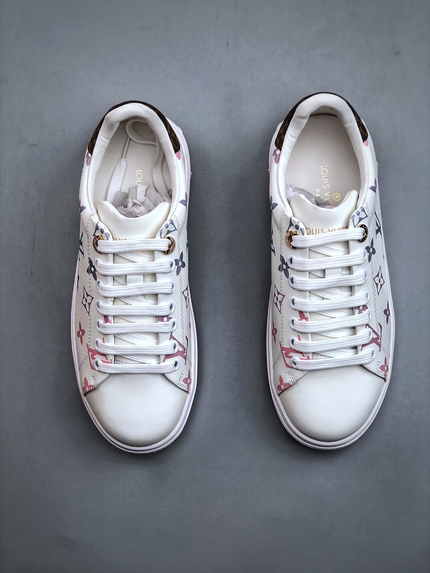 360K Louis Vuitton New Arrival 系列 LV Time Out 情侣小白鞋小白鞋-Chinese UA Cheap High Quatity Brand Clothes Bags handbags Sneakers wholesale wholesaler seller from China Factory suppliers Fashion Clothing Shoes best Quality Beautiful Price 360K Louis Vuitton New Arrival 系列 LV Time Out 情侣小白鞋小白鞋
