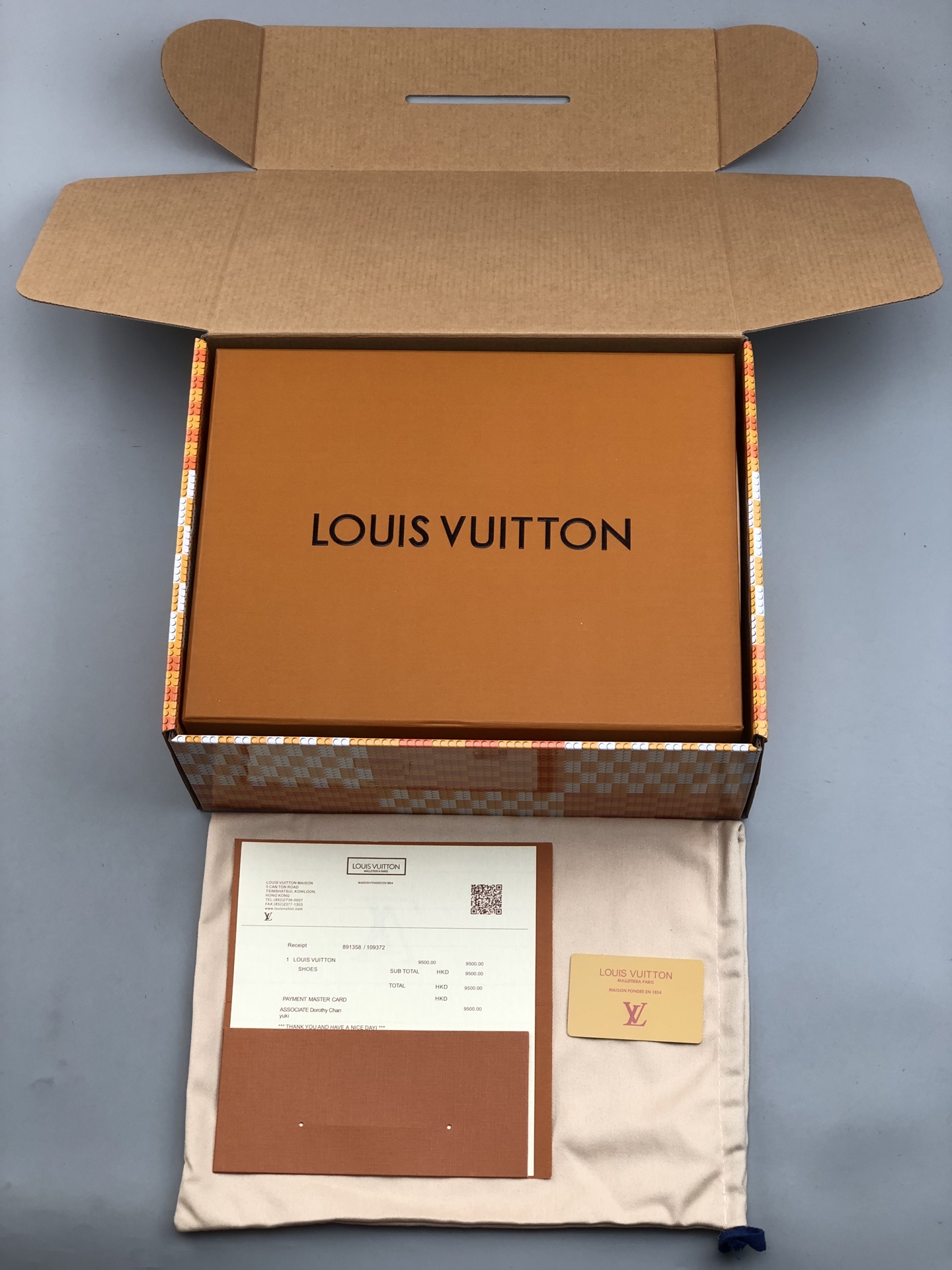 360K Louis Vuitton New Arrival 系列 LV Time Out 情侣小白鞋小白鞋-Chinese UA Cheap High Quatity Brand Clothes Bags handbags Sneakers wholesale wholesaler seller from China Factory suppliers Fashion Clothing Shoes best Quality Beautiful Price 360K Louis Vuitton New Arrival 系列 LV Time Out 情侣小白鞋小白鞋