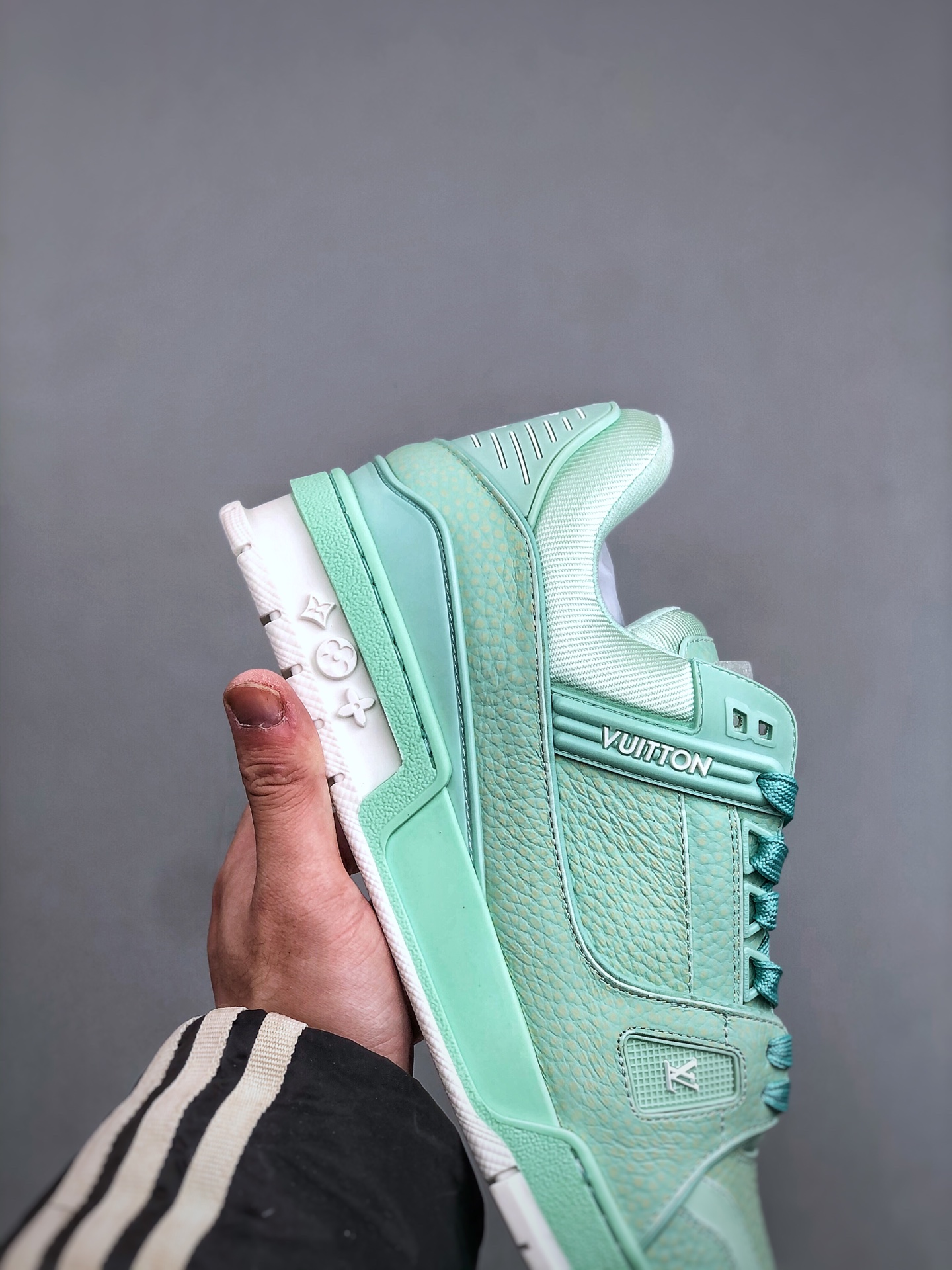 420K广奢高端货 LOUIS VUITTON 路易威登 LV Trainer 牛皮革 板鞋-Chinese UA Cheap High Quatity Brand Clothes Bags handbags Sneakers wholesale wholesaler seller from China Factory suppliers Fashion Clothing Shoes best Quality Beautiful Price 420K广奢高端货 LOUIS VUITTON 路易威登 LV Trainer 牛皮革 板鞋