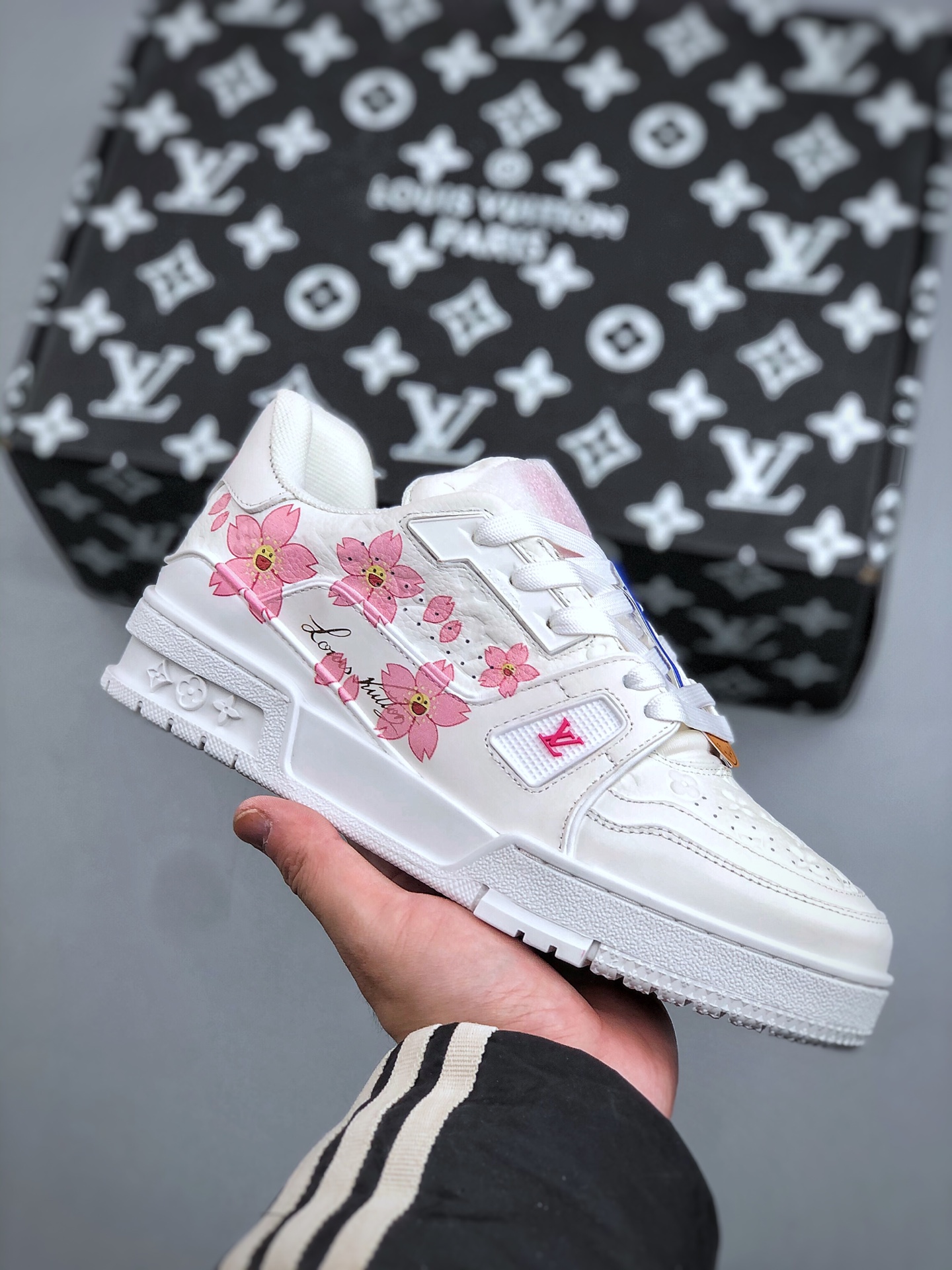 420K广奢高端货 LOUIS VUITTON 路易威登 LV Trainer 牛皮革 板鞋-Chinese UA Cheap High Quatity Brand Clothes Bags handbags Sneakers wholesale wholesaler seller from China Factory suppliers Fashion Clothing Shoes best Quality Beautiful Price 420K广奢高端货 LOUIS VUITTON 路易威登 LV Trainer 牛皮革 板鞋