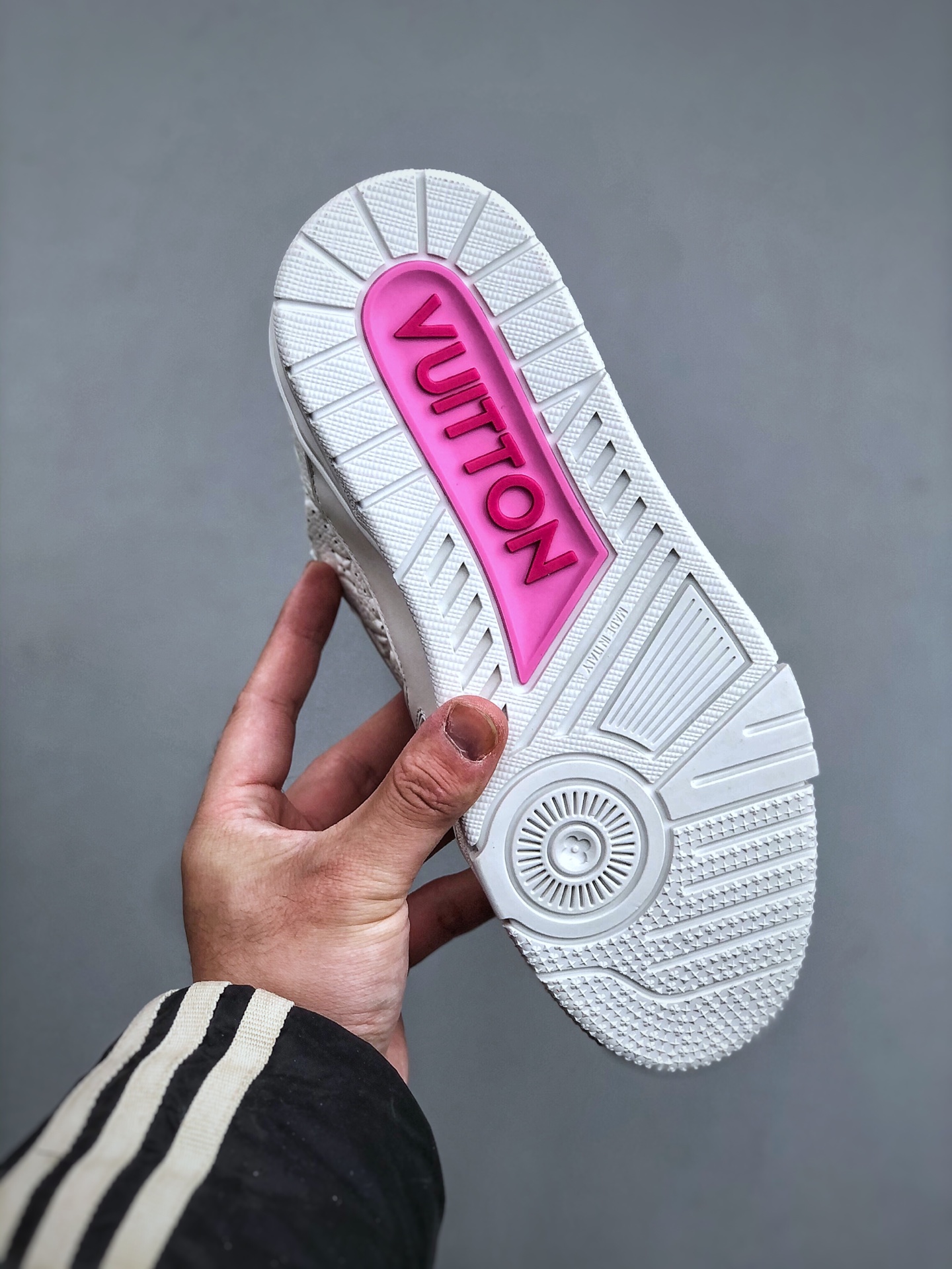 420K广奢高端货 LOUIS VUITTON 路易威登 LV Trainer 牛皮革 板鞋-Chinese UA Cheap High Quatity Brand Clothes Bags handbags Sneakers wholesale wholesaler seller from China Factory suppliers Fashion Clothing Shoes best Quality Beautiful Price 420K广奢高端货 LOUIS VUITTON 路易威登 LV Trainer 牛皮革 板鞋
