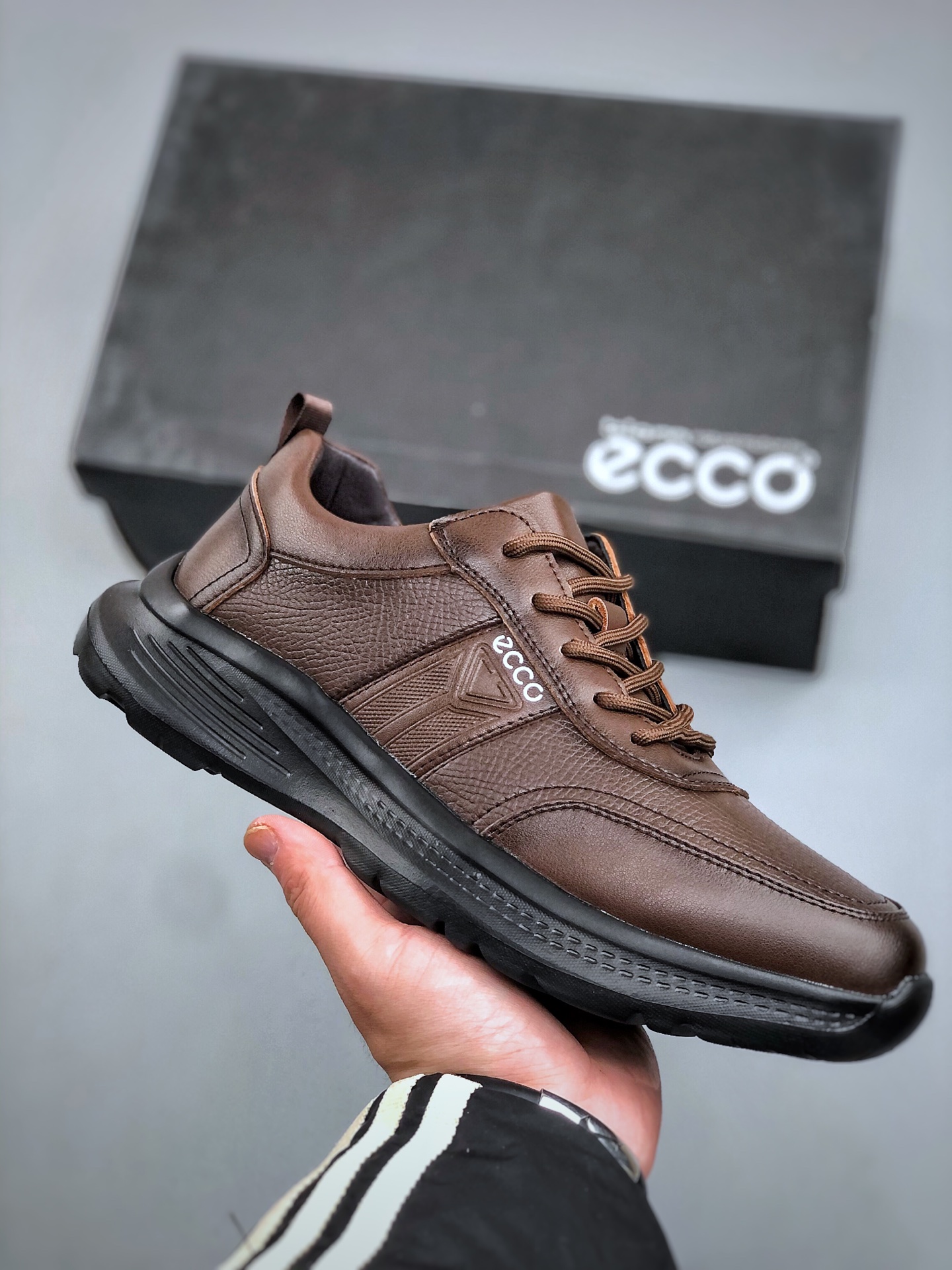 240 ECCO/原盒爱步广东1比1货源 2025最新款 新一代ecco男鞋 时尚正装男士登山鞋潮鞋 专柜同步高端时尚潮流休闲鞋-Chinese UA Cheap High Quatity Brand Clothes Bags handbags Sneakers wholesale wholesaler seller from China Factory suppliers Fashion Clothing Shoes best Quality Beautiful Price 240 ECCO/原盒爱步广东1比1货源 2025最新款 新一代ecco男鞋 时尚正装男士登山鞋潮鞋 专柜同步高端时尚潮流休闲鞋
