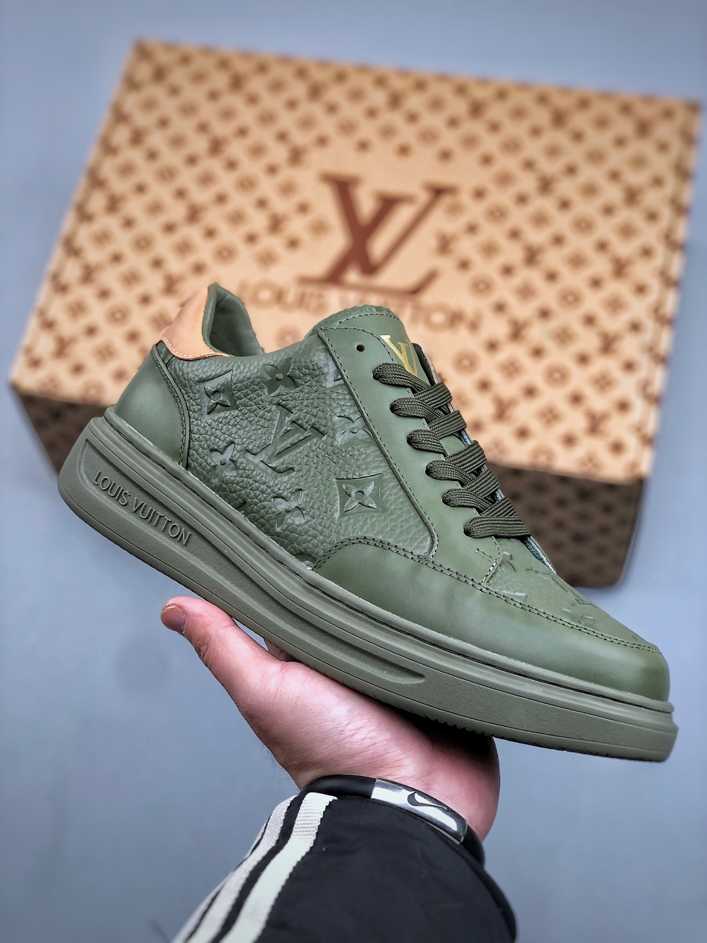 400 LOUIS VUITTON Beverly Hills 牛皮革 圆头系带 低帮 板鞋