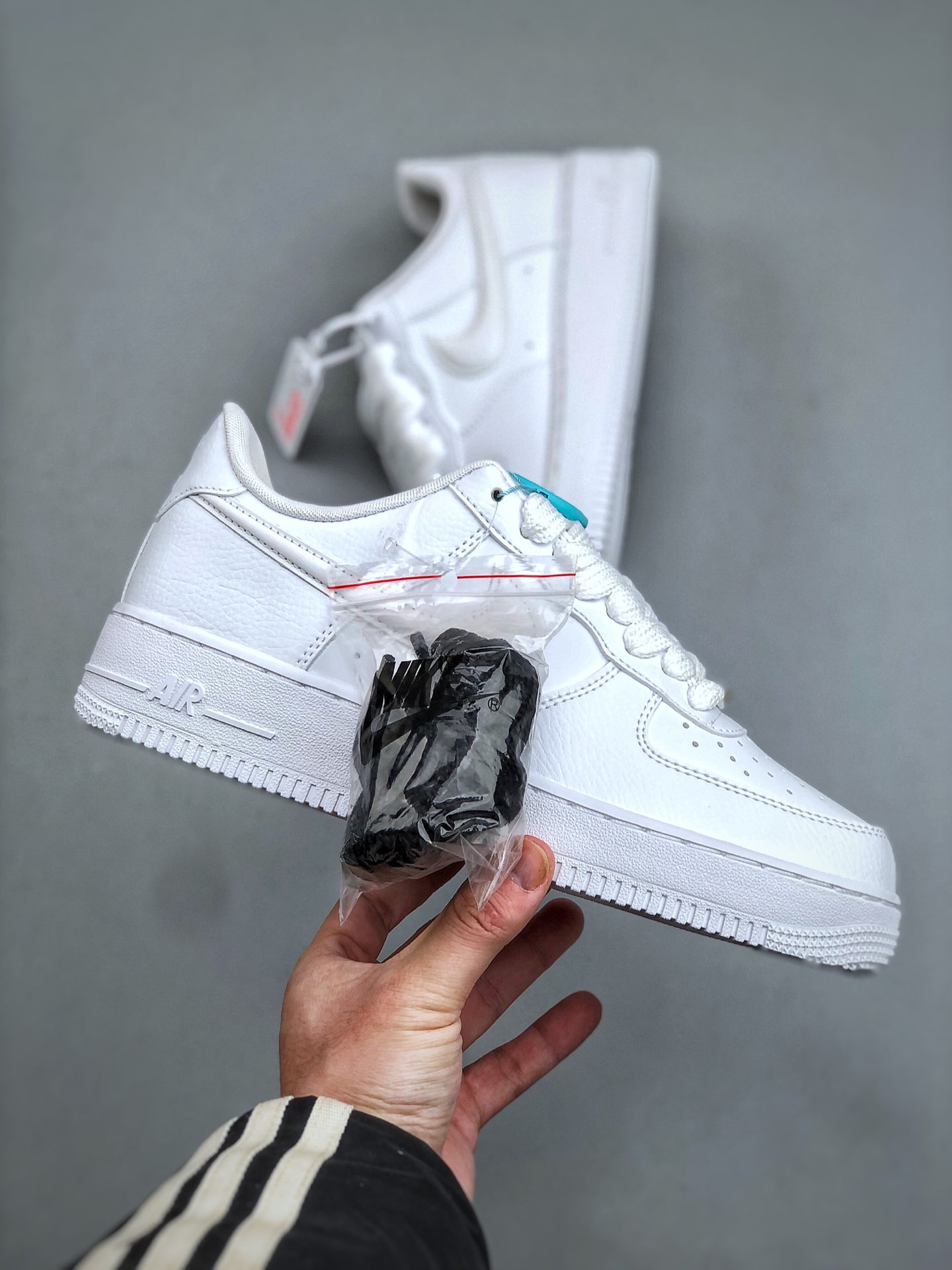 MiniCost Shoe 4