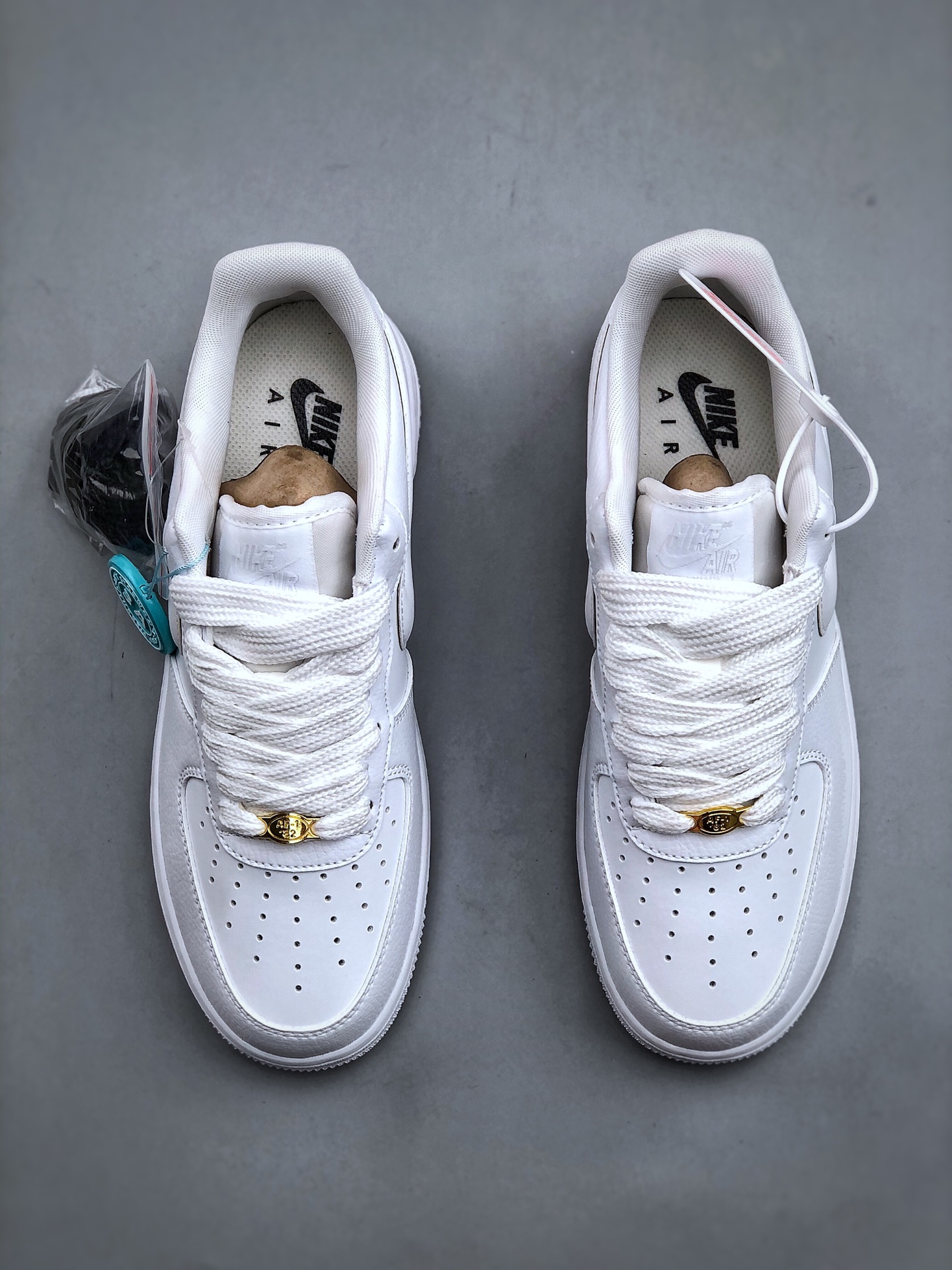 MiniCost Shoe 5