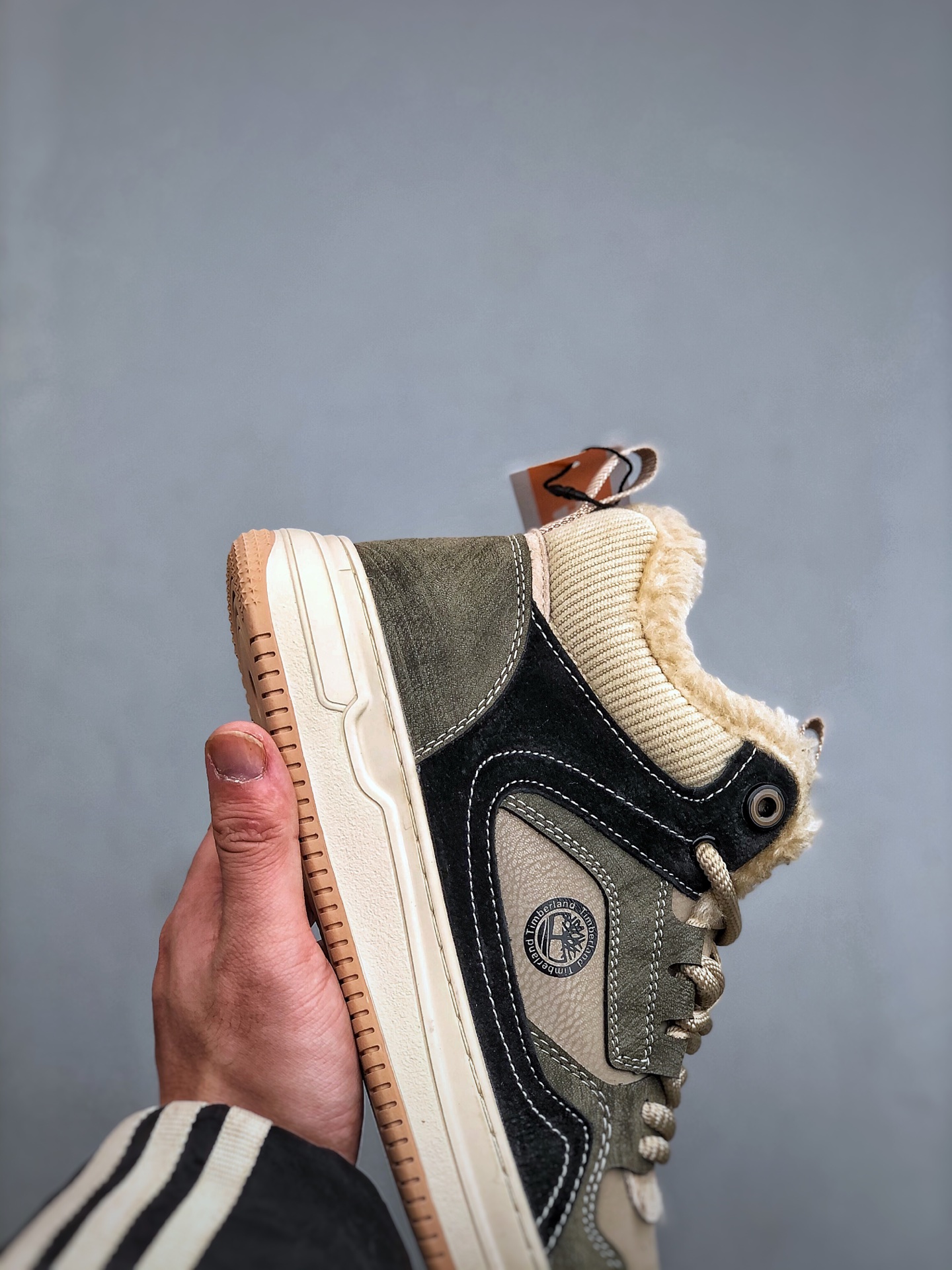 240 Timberland 天伯伦/添柏岚经典款 25ss新款中帮(加绒) TB23066-Chinese UA Cheap High Quatity Brand Clothes Bags handbags Sneakers wholesale wholesaler seller from China Factory suppliers Fashion Clothing Shoes best Quality Beautiful Price 240 Timberland 天伯伦/添柏岚经典款 25ss新款中帮(加绒) TB23066