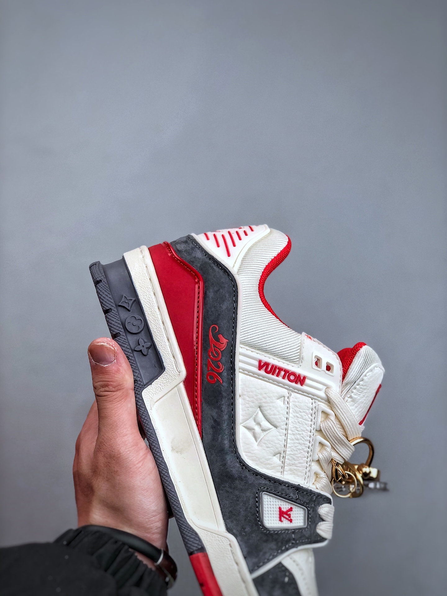 LV ARCH LICHT SNEAKER LV路易威登低帮板鞋 正确一致TPR光泽组合鞋底 LV ARCH LICHT SNEAKER LV路易威登低帮板鞋 正确一致TPR光泽组合鞋底