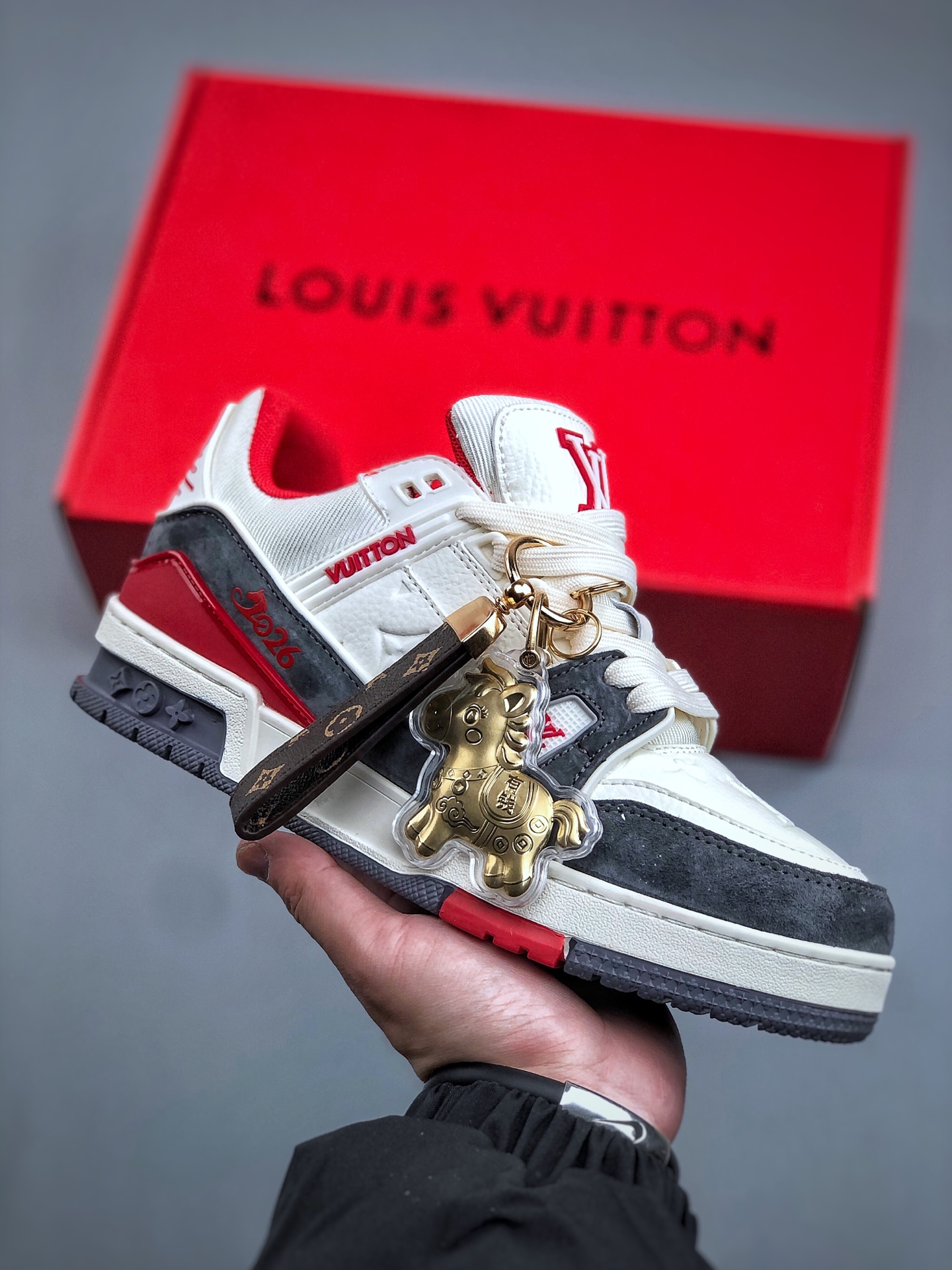 LV ARCH LICHT SNEAKER LV路易威登低帮板鞋 正确一致TPR光泽组合鞋底 LV ARCH LICHT SNEAKER LV路易威登低帮板鞋 正确一致TPR光泽组合鞋底