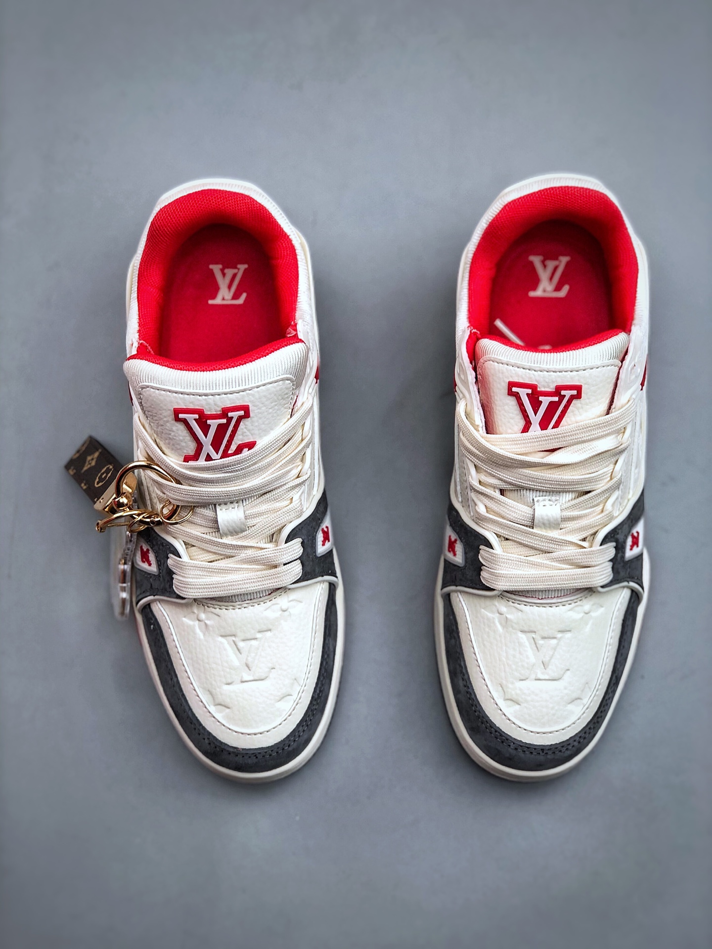 LV ARCH LICHT SNEAKER LV路易威登低帮板鞋 正确一致TPR光泽组合鞋底 LV ARCH LICHT SNEAKER LV路易威登低帮板鞋 正确一致TPR光泽组合鞋底
