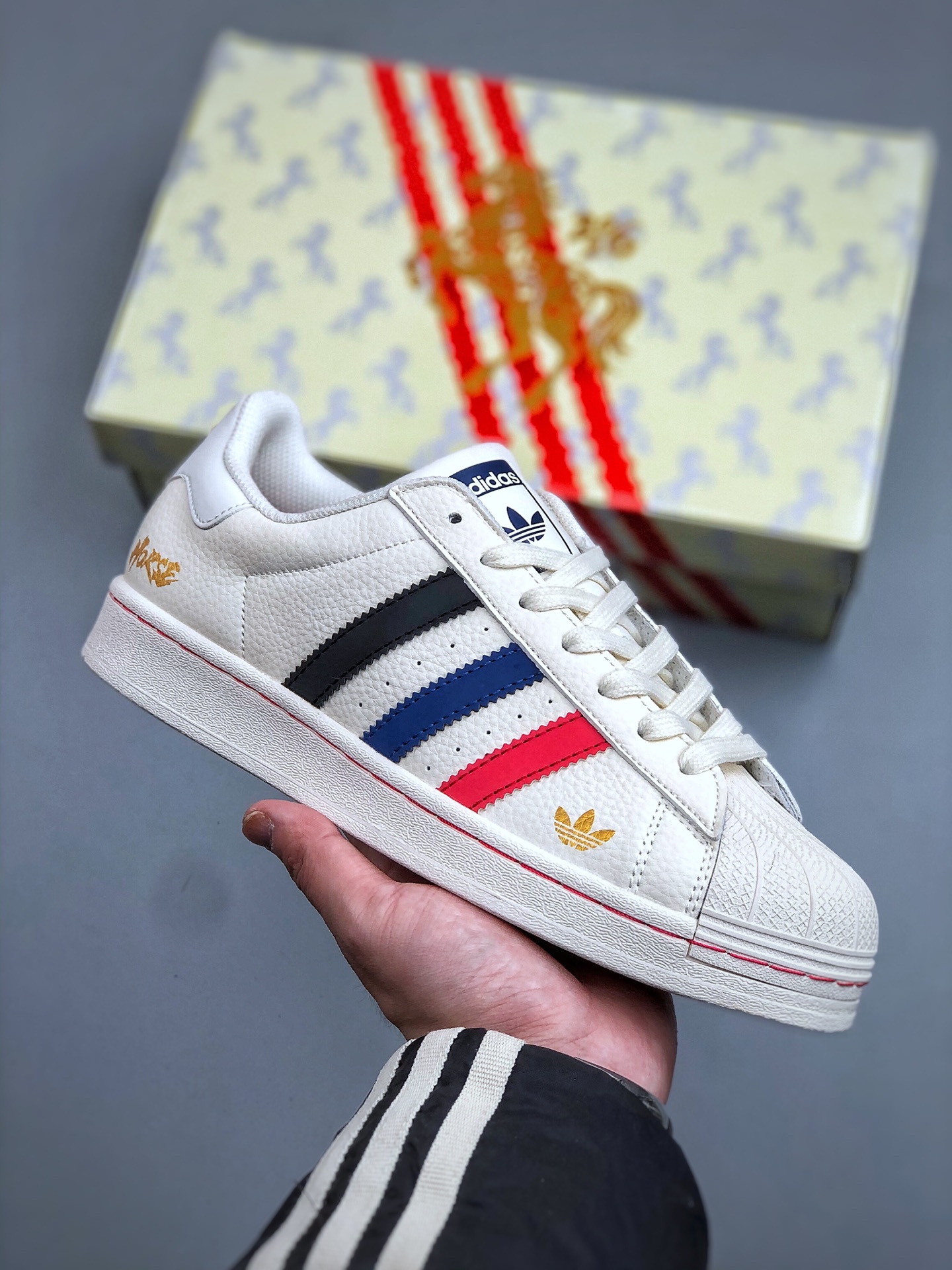 _dOB9srJpj83Z83lSu1MguZxPGdXHsp_VsWaNUuQ