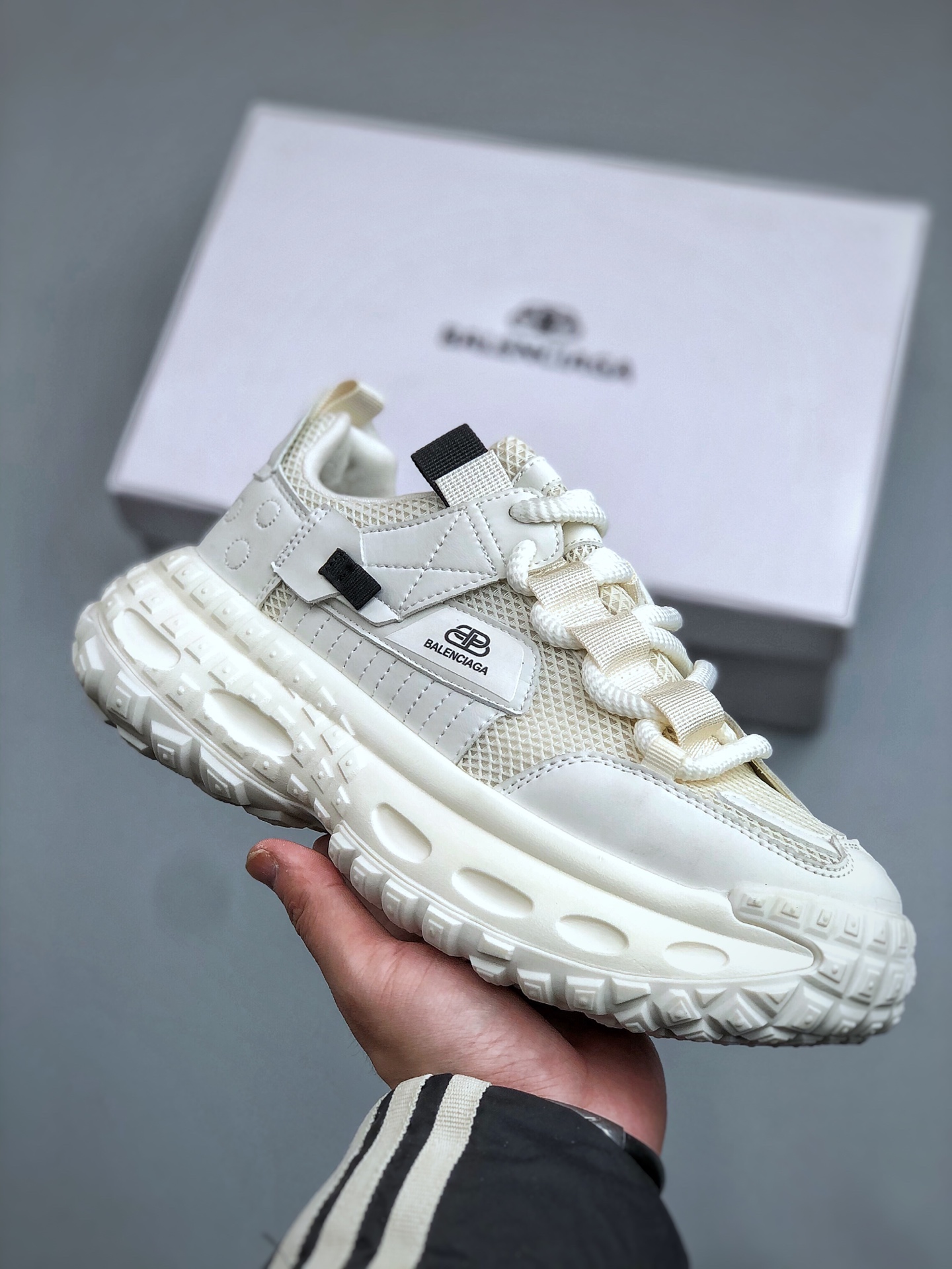 _dQ_9svWcGMh-rAwmHtu_JqCwZpw-A1wENJYgduA