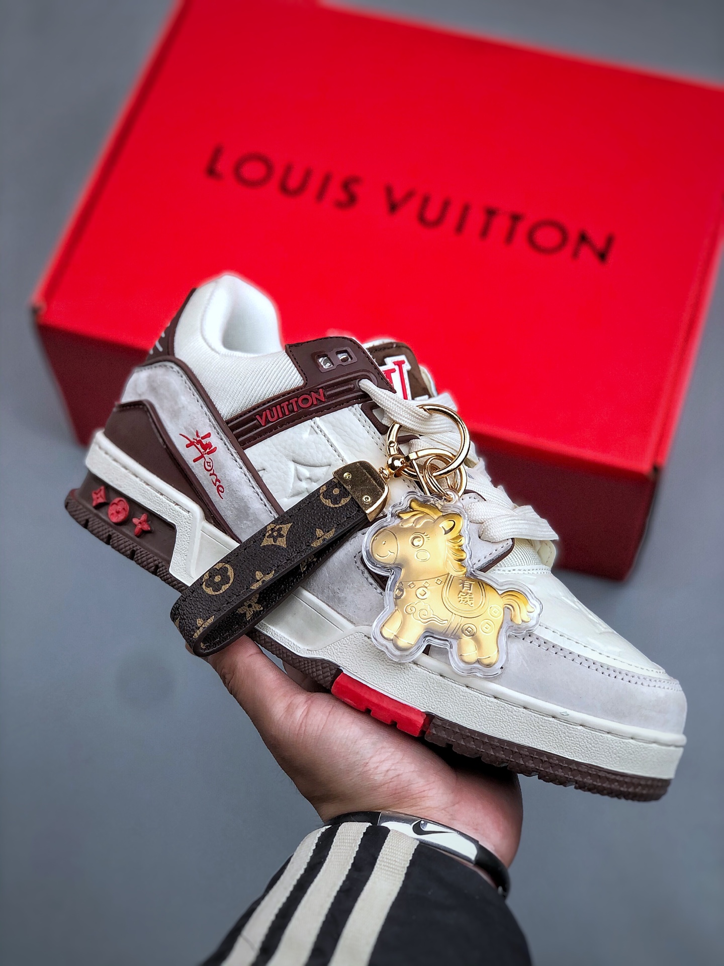 _dBx9s4gHFAOj9ITkRcB_srLgut7-qC6c0U3DZnQ