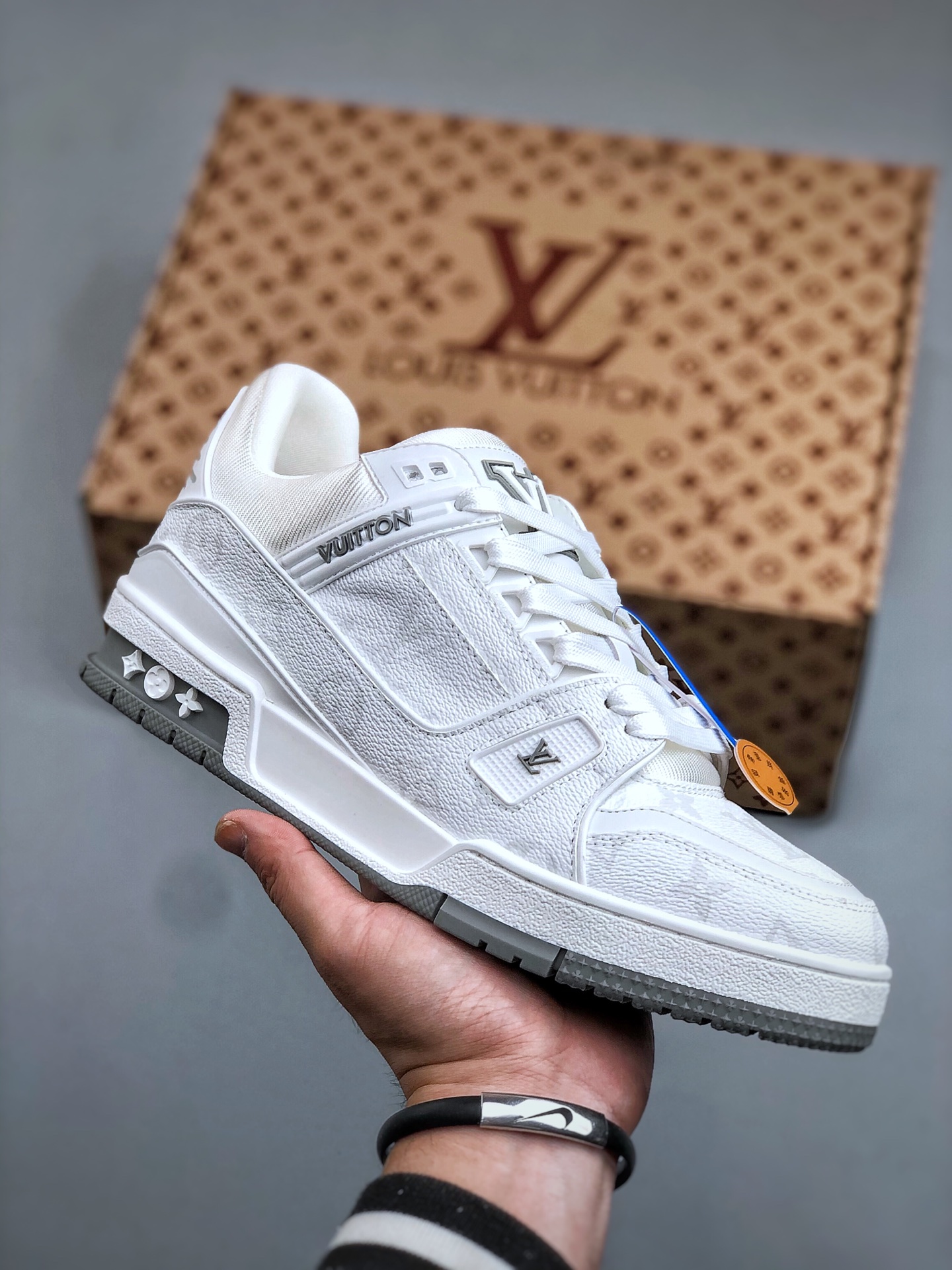 _dqI9srJKX823zDu8t_wkyje7FzekEkrhC6Y7K4w