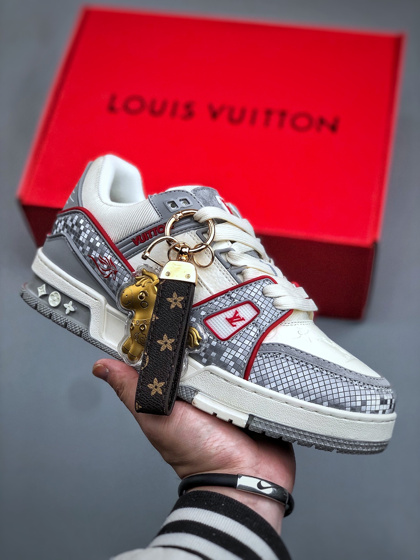 _dYZ9sGWWHZqIXkug8naVkJEIeS9VKm6pW-YEHJg