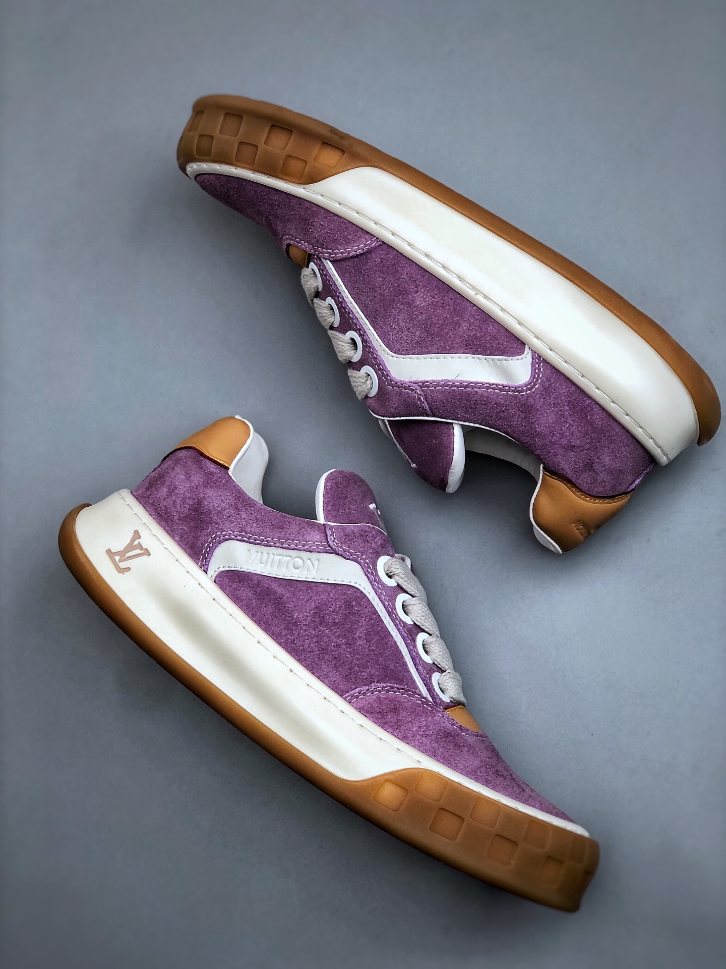 LOUIS VUITTON Tilted 系列 2026 早春全新上架 LV 路易威登 Tilted Low Sneakers 倾斜系列低帮复古休闲运动板鞋-Chinese wholesaler seller Clothes Bags handbags wholesale Shoes High Quatity wholesaler seller Cheap Sneakers from China Factory Chinese suppliers china wholesale clothing wholesaler seller LOUIS VUITTON Tilted 系列 2026 早春全新上架 LV 路易威登 Tilted Low Sneakers 倾斜系列低帮复古休闲运动板鞋