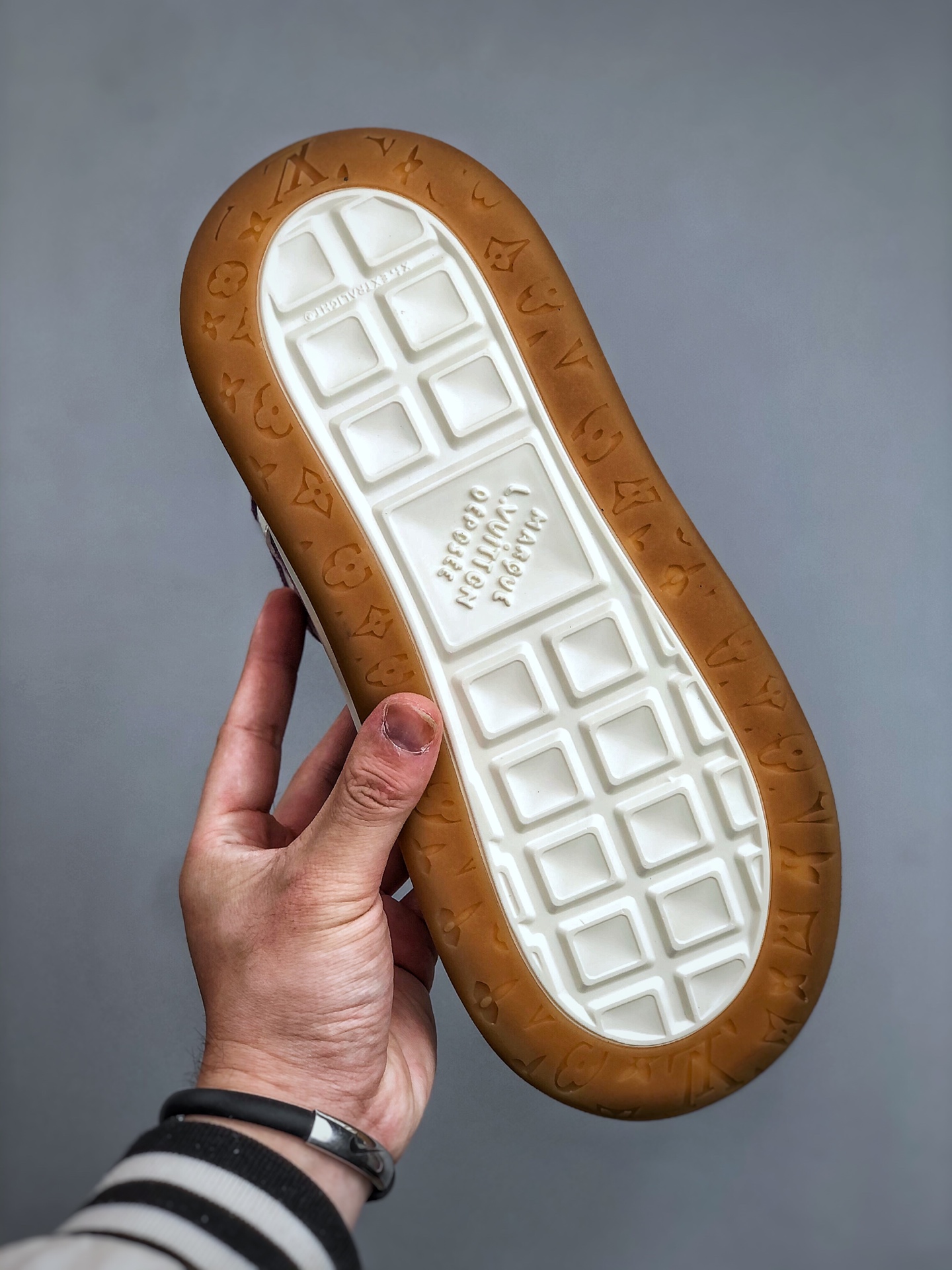 LOUIS VUITTON Tilted 系列 2026 早春全新上架 LV 路易威登 Tilted Low Sneakers 倾斜系列低帮复古休闲运动板鞋-Chinese wholesaler seller Clothes Bags handbags wholesale Shoes High Quatity wholesaler seller Cheap Sneakers from China Factory Chinese suppliers china wholesale clothing wholesaler seller LOUIS VUITTON Tilted 系列 2026 早春全新上架 LV 路易威登 Tilted Low Sneakers 倾斜系列低帮复古休闲运动板鞋