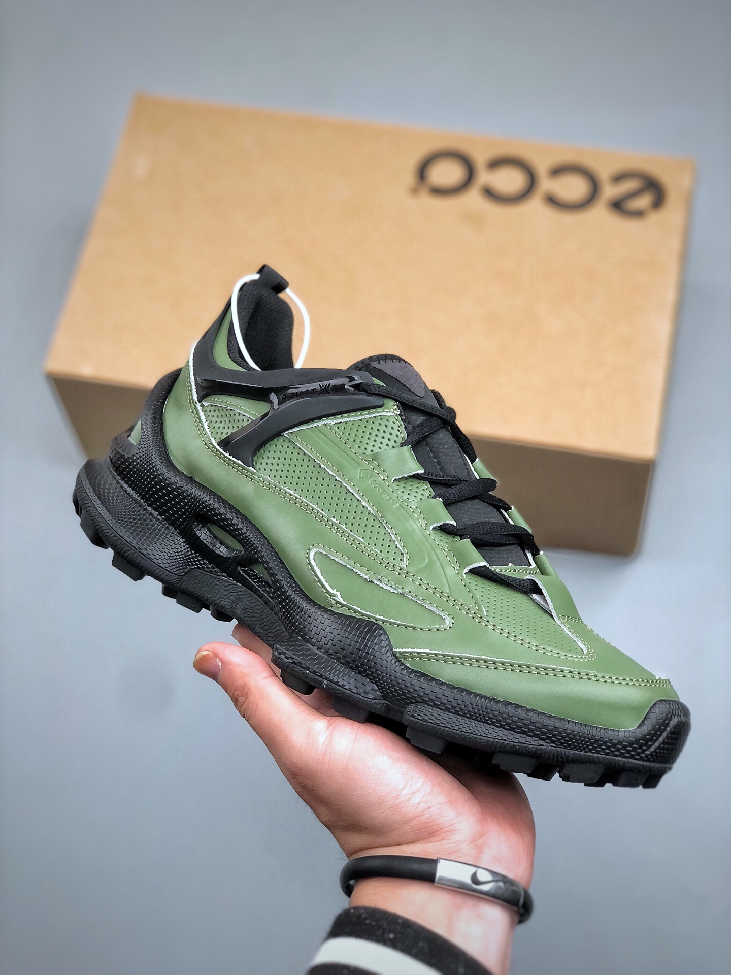 _d8Y9sscR_PA9qg-evagqv8MjcXvUrZ2EXIK5WOA