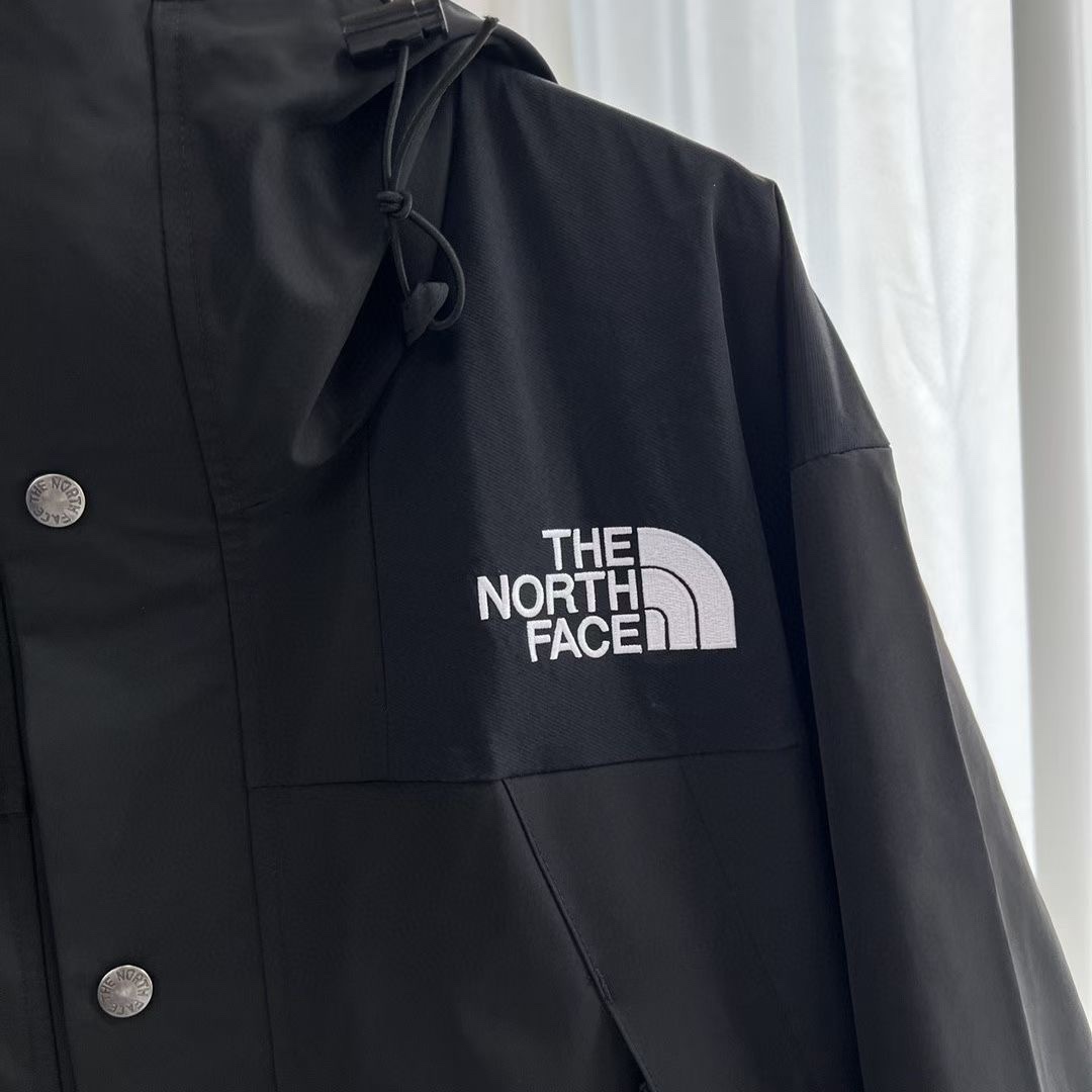The North Face 1990 Classic Mountain Jacket - Gore-Tex, Waterproof, Windproof 4 i1756494157 4047 8