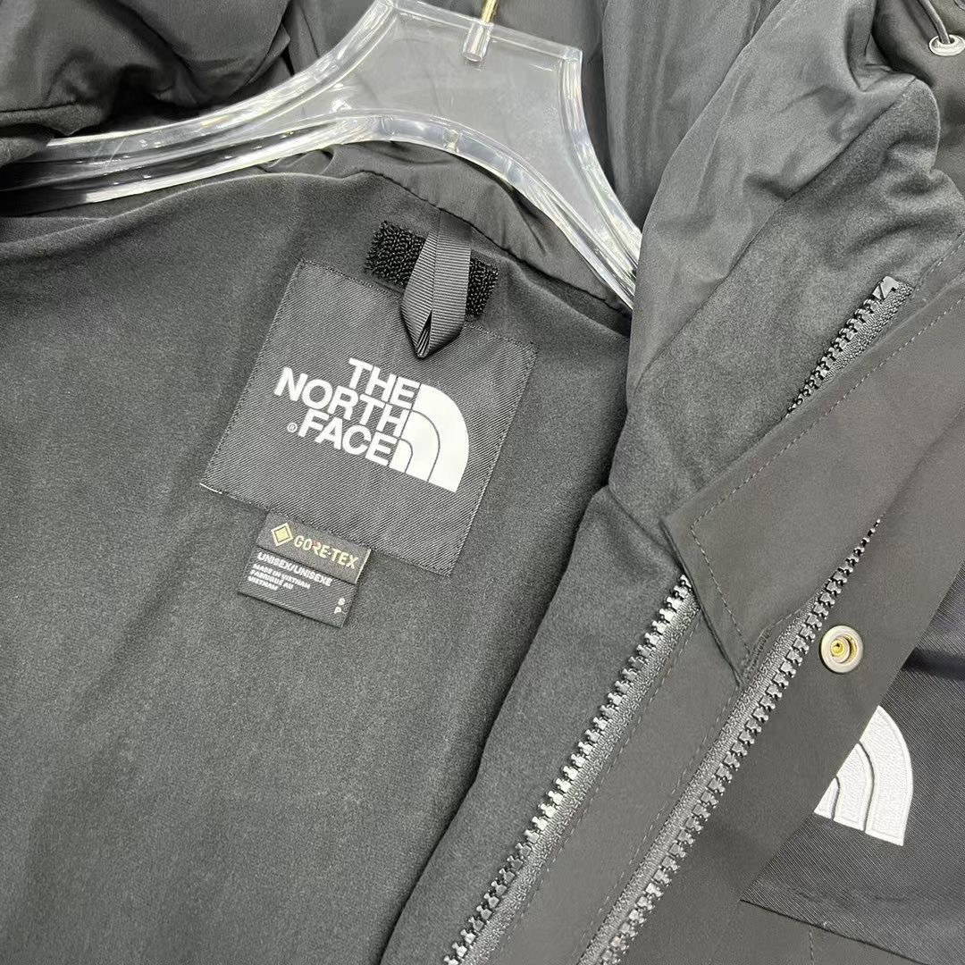 The North Face 1990 Classic Mountain Jacket - Gore-Tex, Waterproof, Windproof 9 i1756494157 5902 1