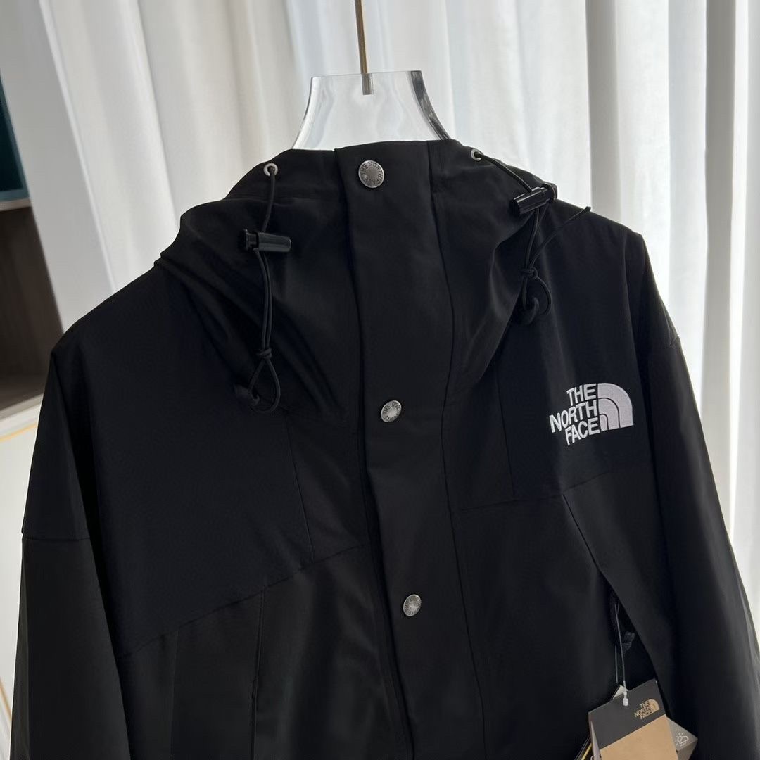 The North Face 1990 Classic Mountain Jacket - Gore-Tex, Waterproof, Windproof 7 i1756494157 7250 2