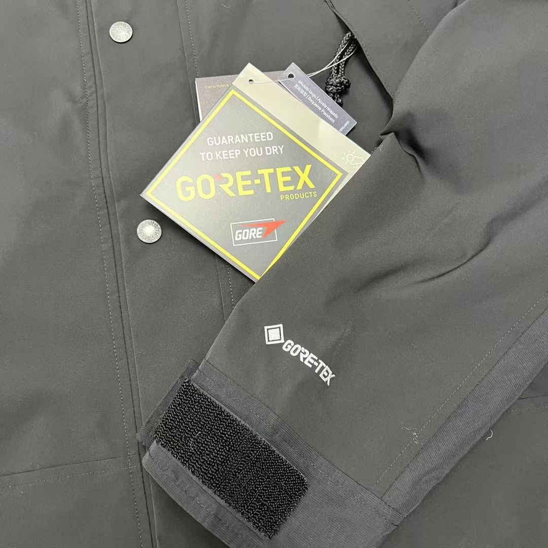 The North Face 1990 Classic Mountain Jacket - Gore-Tex, Waterproof, Windproof 8 i1756494157 7661 5