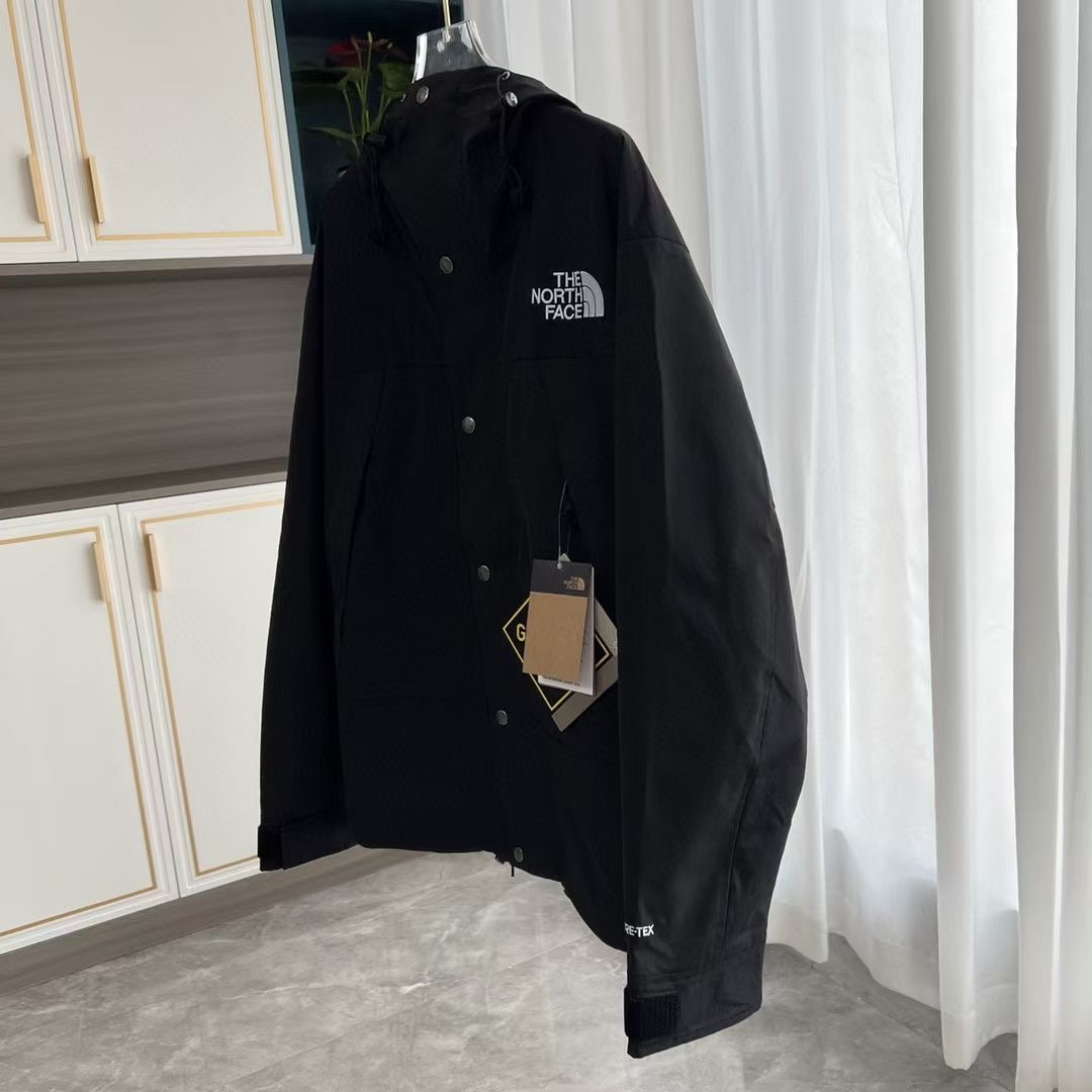 The North Face 1990 Classic Mountain Jacket - Gore-Tex, Waterproof, Windproof 2 i1756494157 8774 4