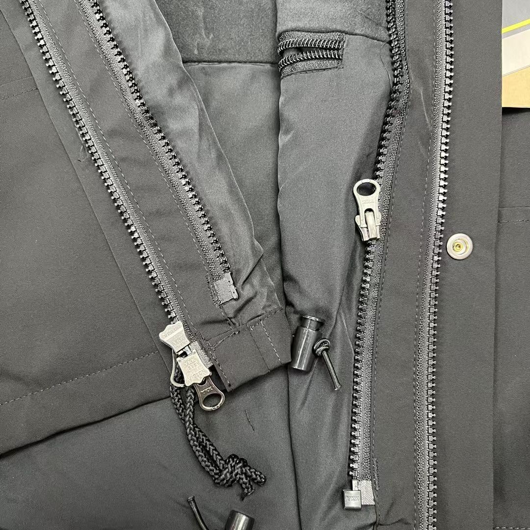 The North Face 1990 Classic Mountain Jacket - Gore-Tex, Waterproof, Windproof 6 i1756494157 9024 6