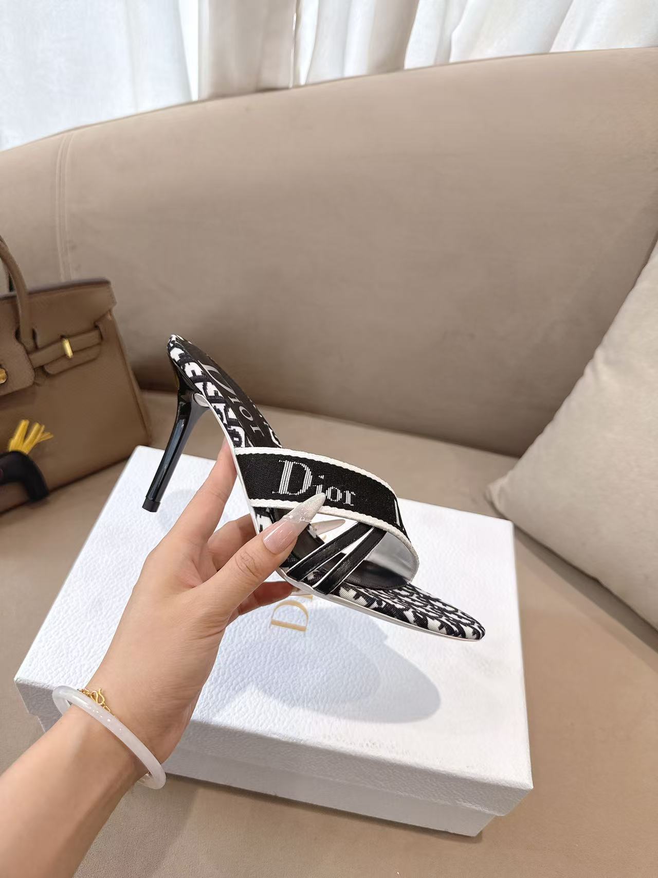 Dior Dior*迪奥2026ss夏季新款中古高跟拖鞋 公主范十足，颜色非常抬肤色，迷人的 美感