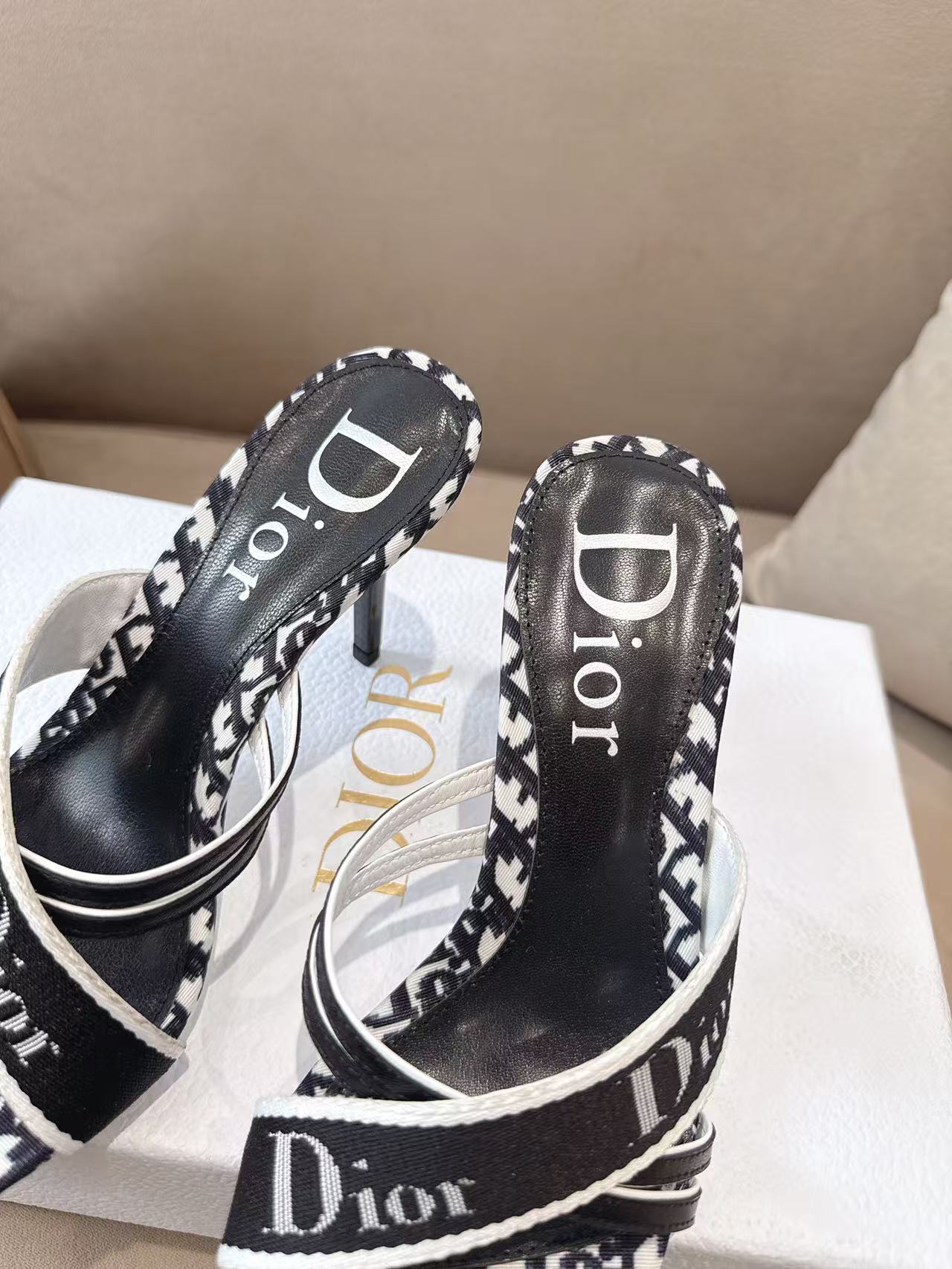 Dior Dior*迪奥2026ss夏季新款中古高跟拖鞋 公主范十足，颜色非常抬肤色，迷人的 美感