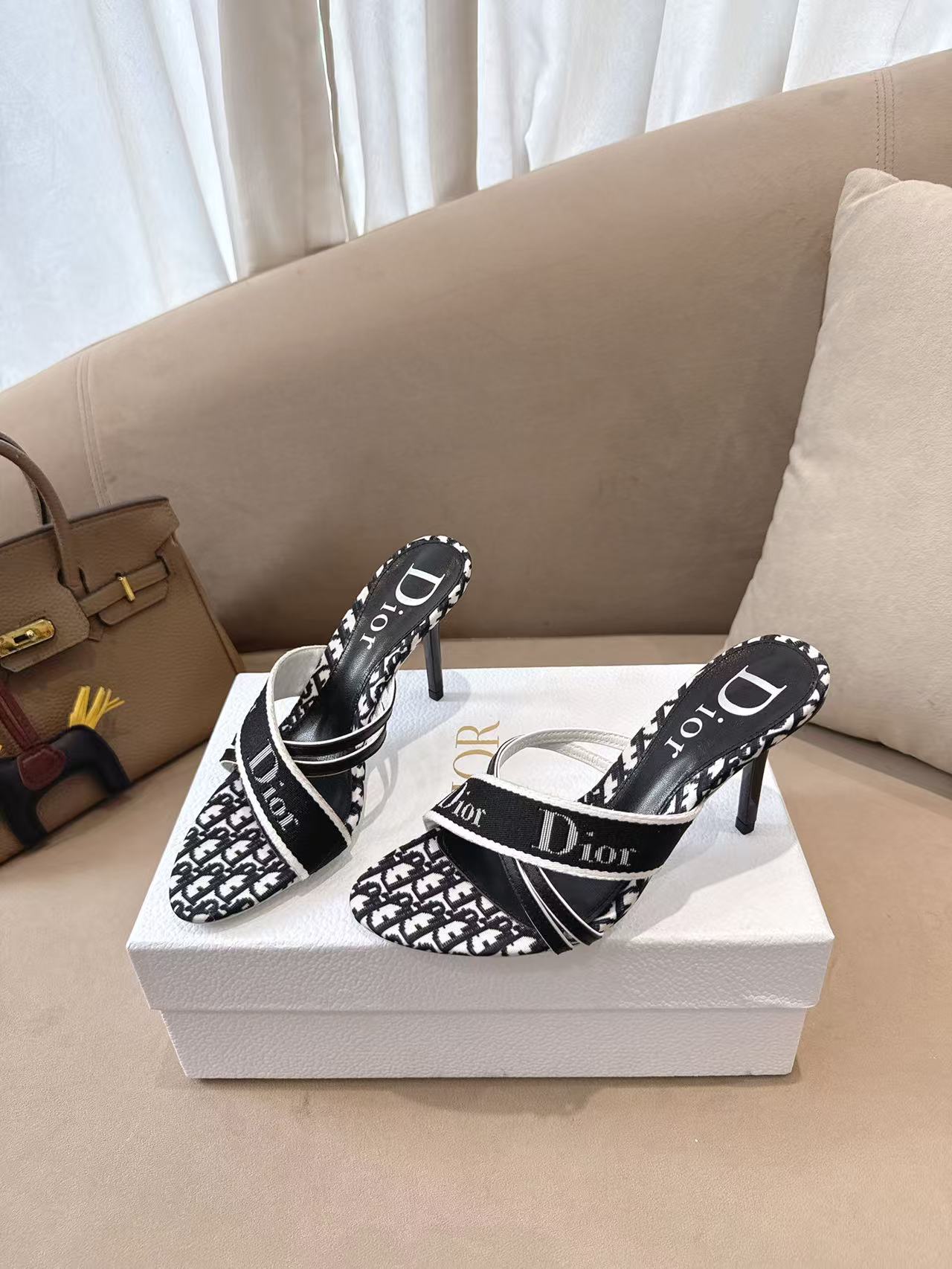 Dior Dior*迪奥2026ss夏季新款中古高跟拖鞋 公主范十足，颜色非常抬肤色，迷人的 美感