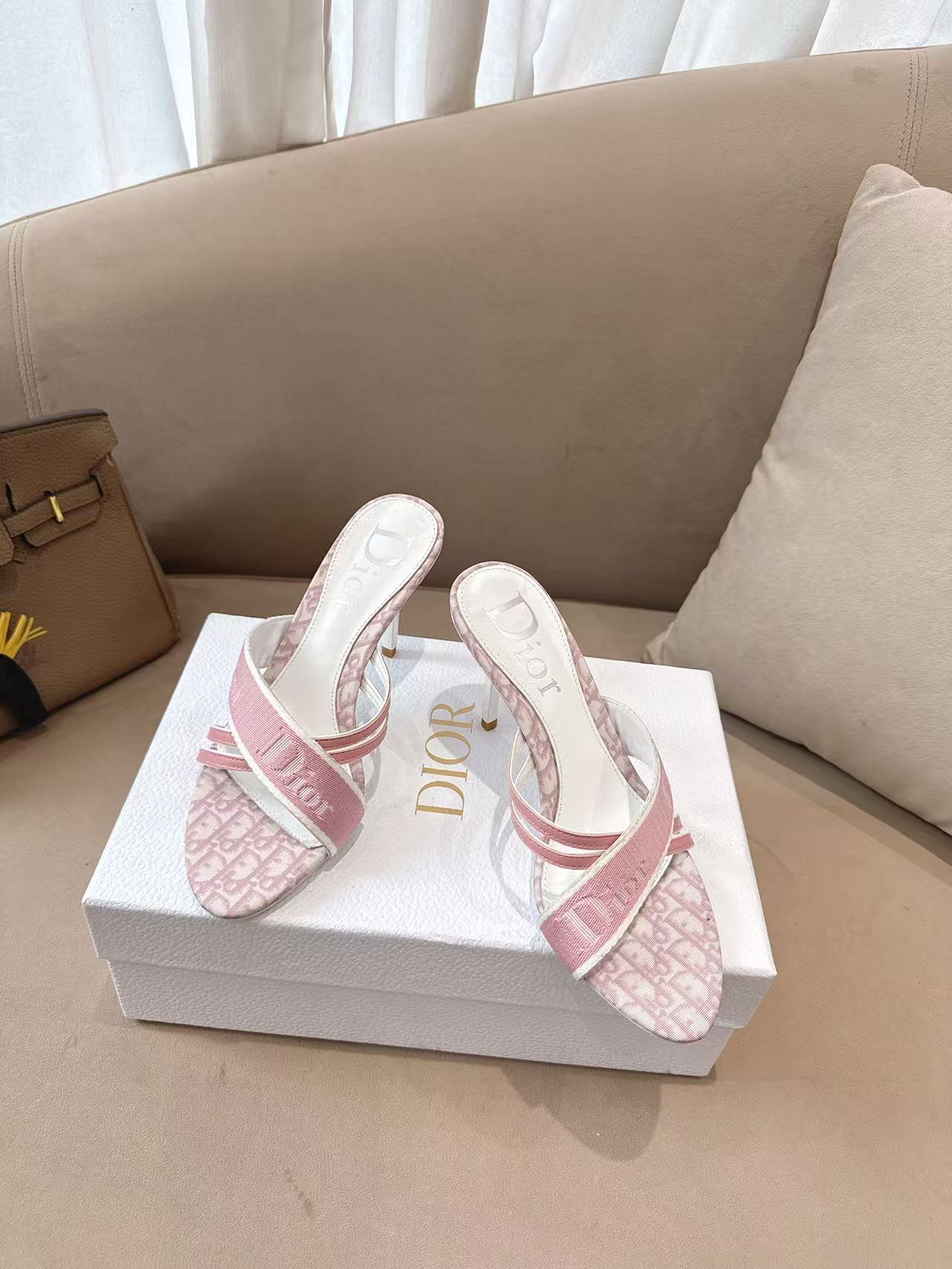 Dior Dior*迪奥2026ss夏季新款中古高跟拖鞋 公主范十足，颜色非常抬肤色，迷人的 美感