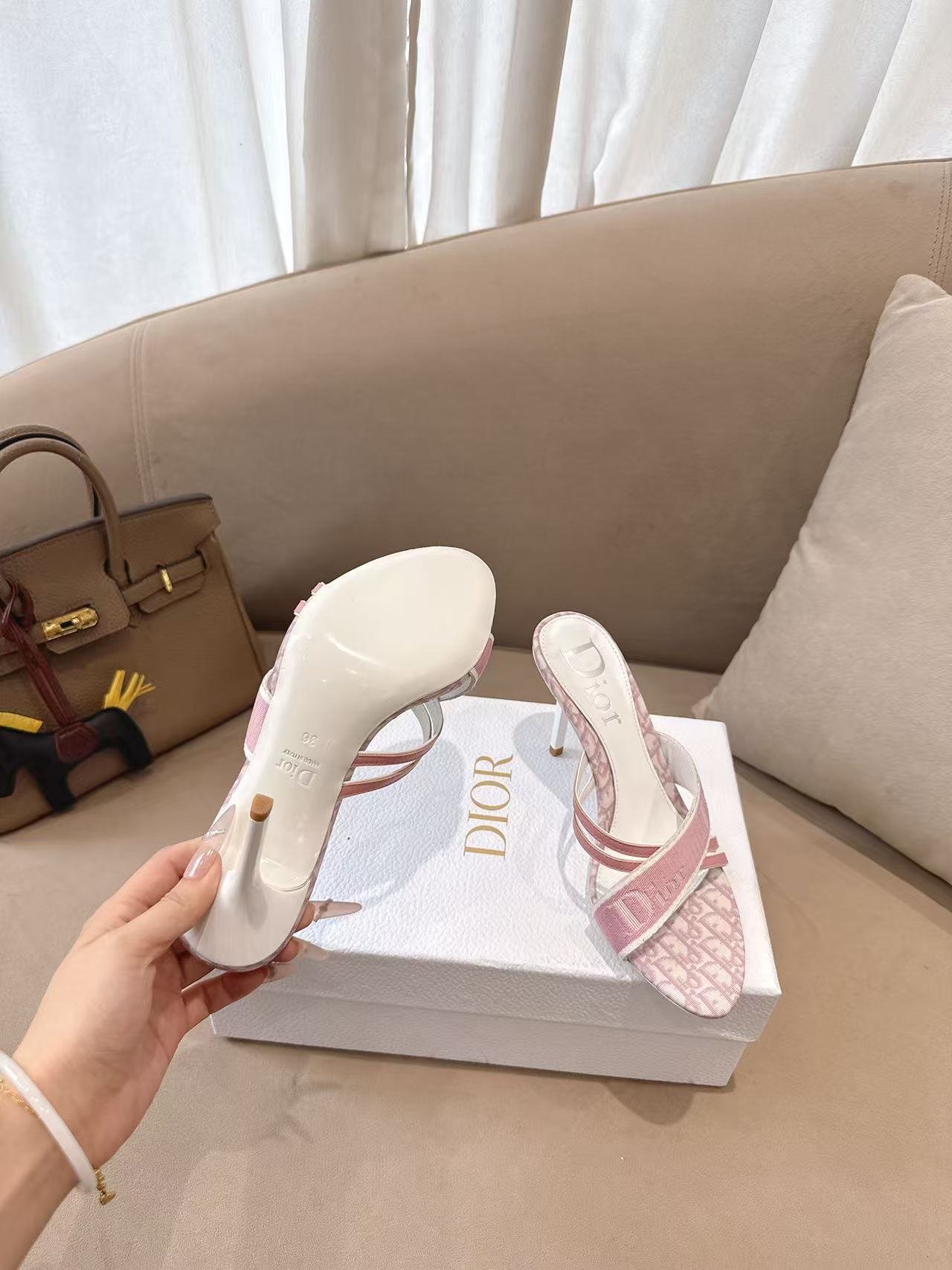 Dior Dior*迪奥2026ss夏季新款中古高跟拖鞋 公主范十足，颜色非常抬肤色，迷人的 美感