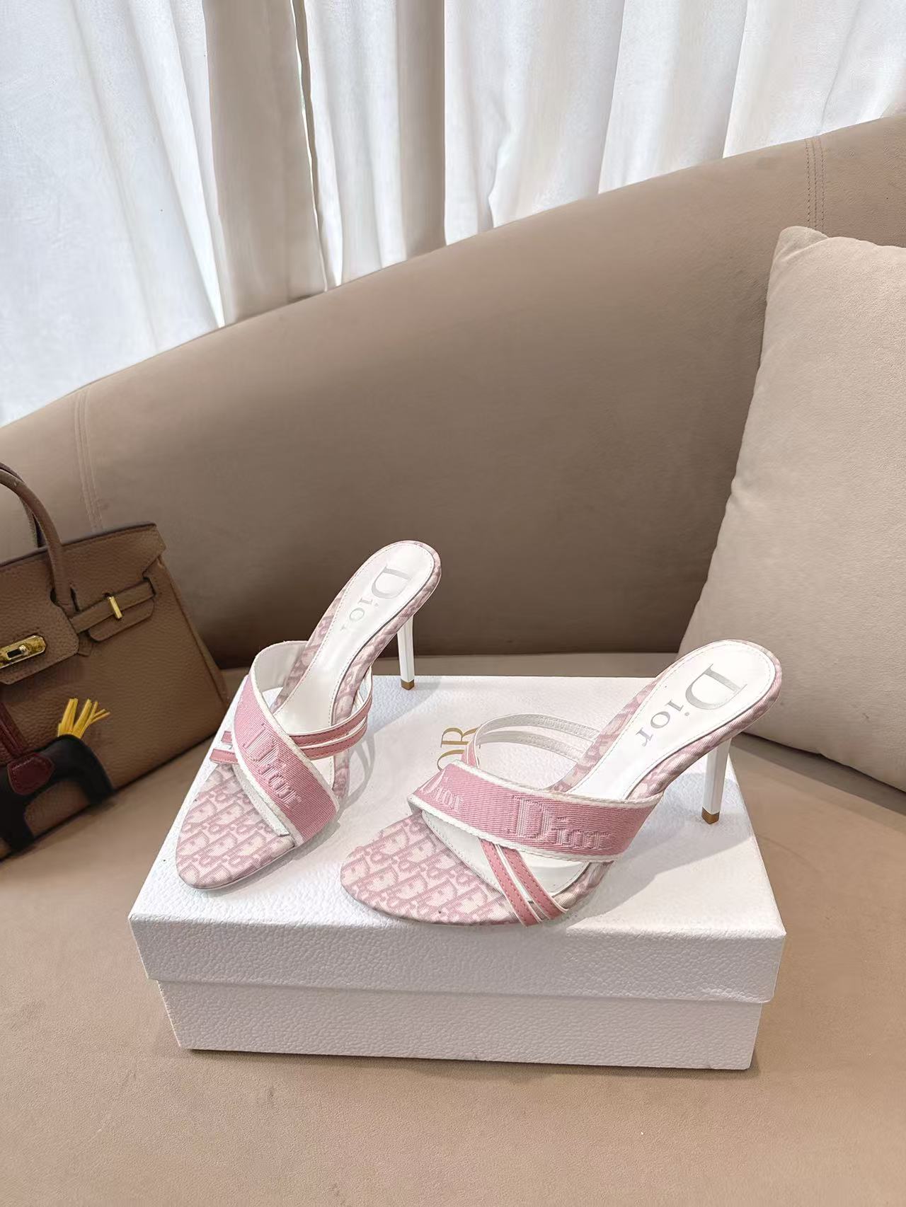Dior Dior*迪奥2026ss夏季新款中古高跟拖鞋 公主范十足，颜色非常抬肤色，迷人的 美感