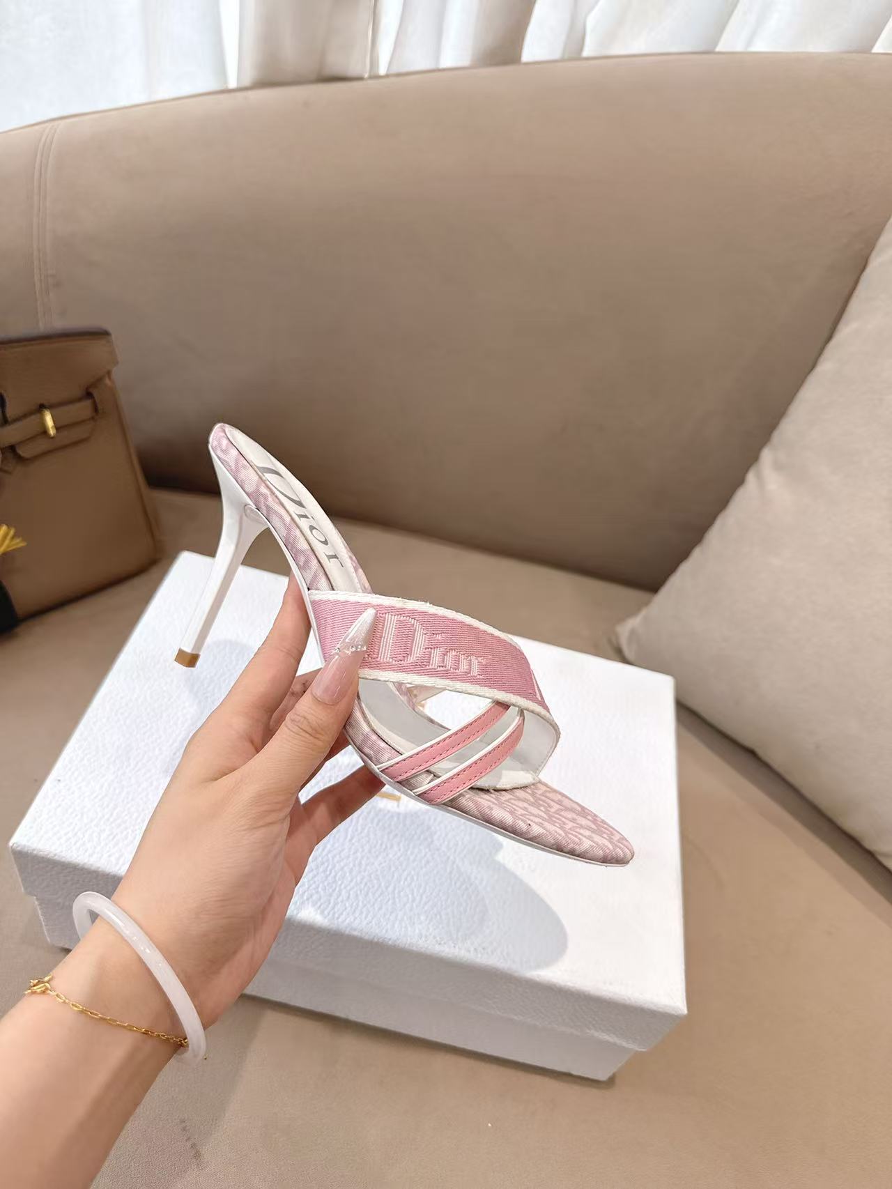Dior Dior*迪奥2026ss夏季新款中古高跟拖鞋 公主范十足，颜色非常抬肤色，迷人的 美感
