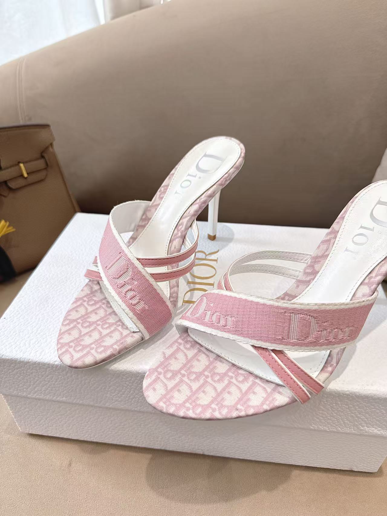 Dior Dior*迪奥2026ss夏季新款中古高跟拖鞋 公主范十足，颜色非常抬肤色，迷人的 美感