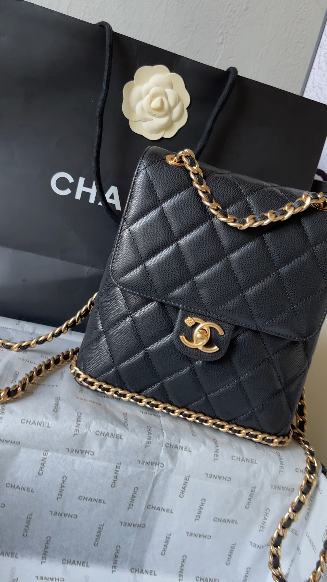 [Chanel Women