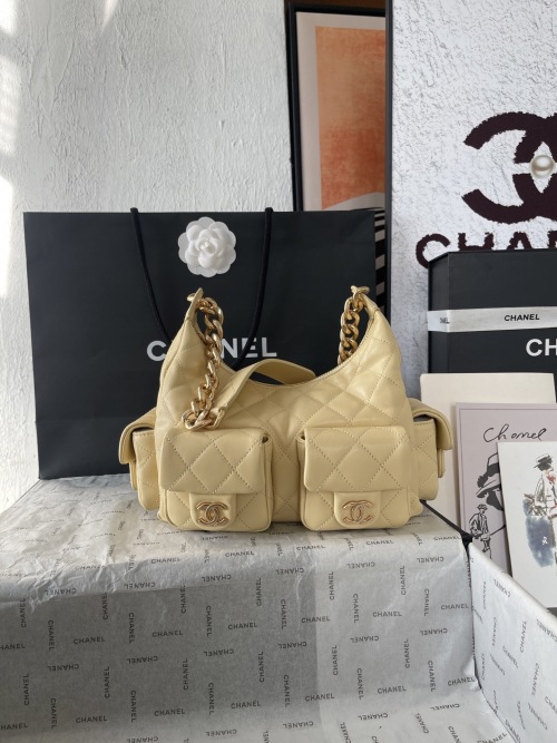 Chanel 19 Bag, Lambskin, Gold-Tone Metal, Yellow, 22-31-15 CM 1 Chanel 19 Bag, Lambskin, Gold-Tone Metal, Yellow, 22-31-15 CM