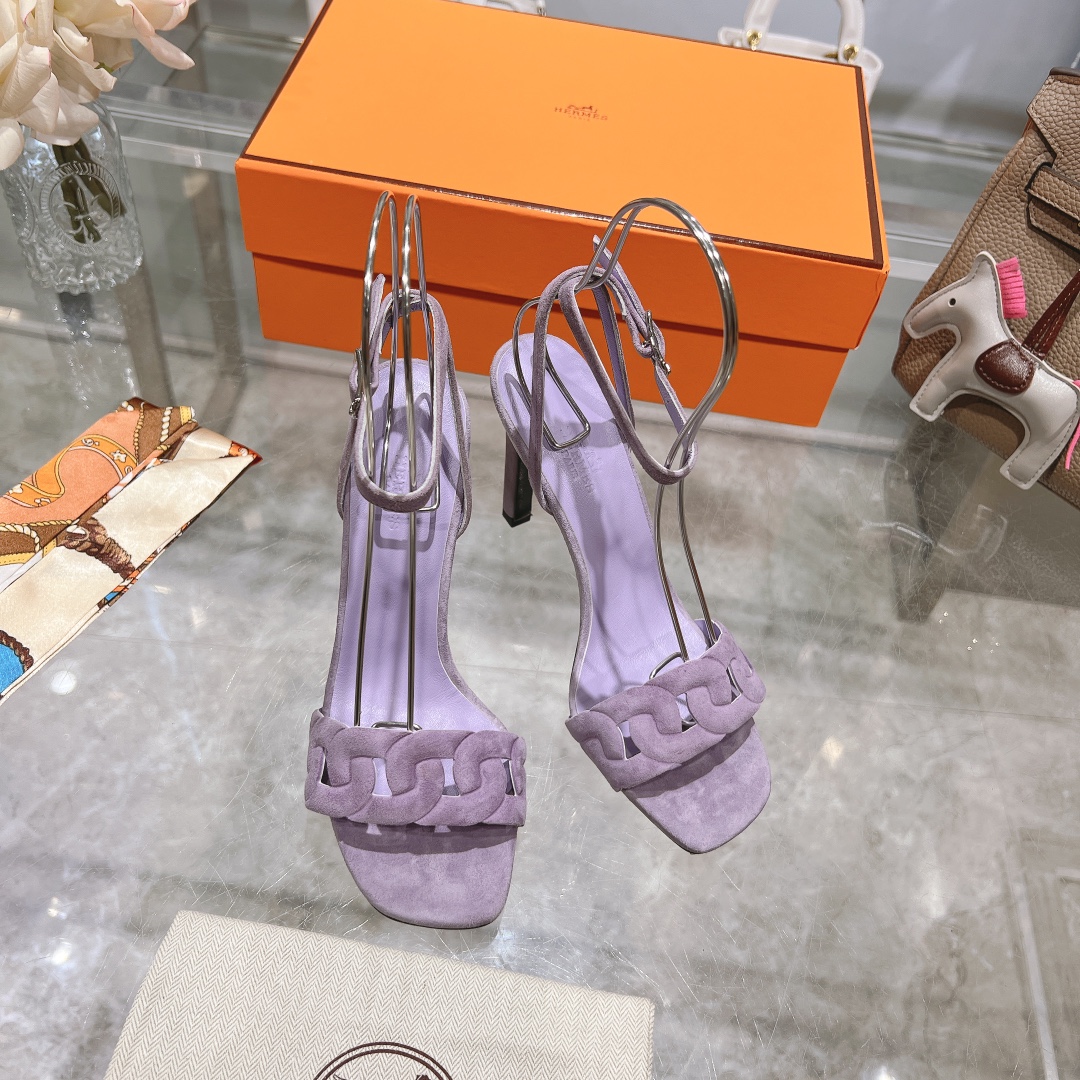 NO:166337,Herme* Early spring counter new pig nose high heel sandal series, calfskin upper imported mixed-bred sheepskin heel height: 10.5cm outsole original Italian leather outsole shoe size: 35.36.37.38.39.40.41.42 (40.41.42 custom made without return), sandals, hermes, sandals, cowhide, sheepskin, Leather soles19860909Herme* 早春专柜新款猪鼻子高跟凉鞋系列 鞋面小牛皮 内里进口混种羊皮 跟高:10.5cm 大底原版意大利真皮大底 鞋码:35.36.37.38.39.40.41.42（40.41.42定做不退换）,凉鞋,hermes,sandals,cowhide,sheepskin,Leather soles,Women's Shoes