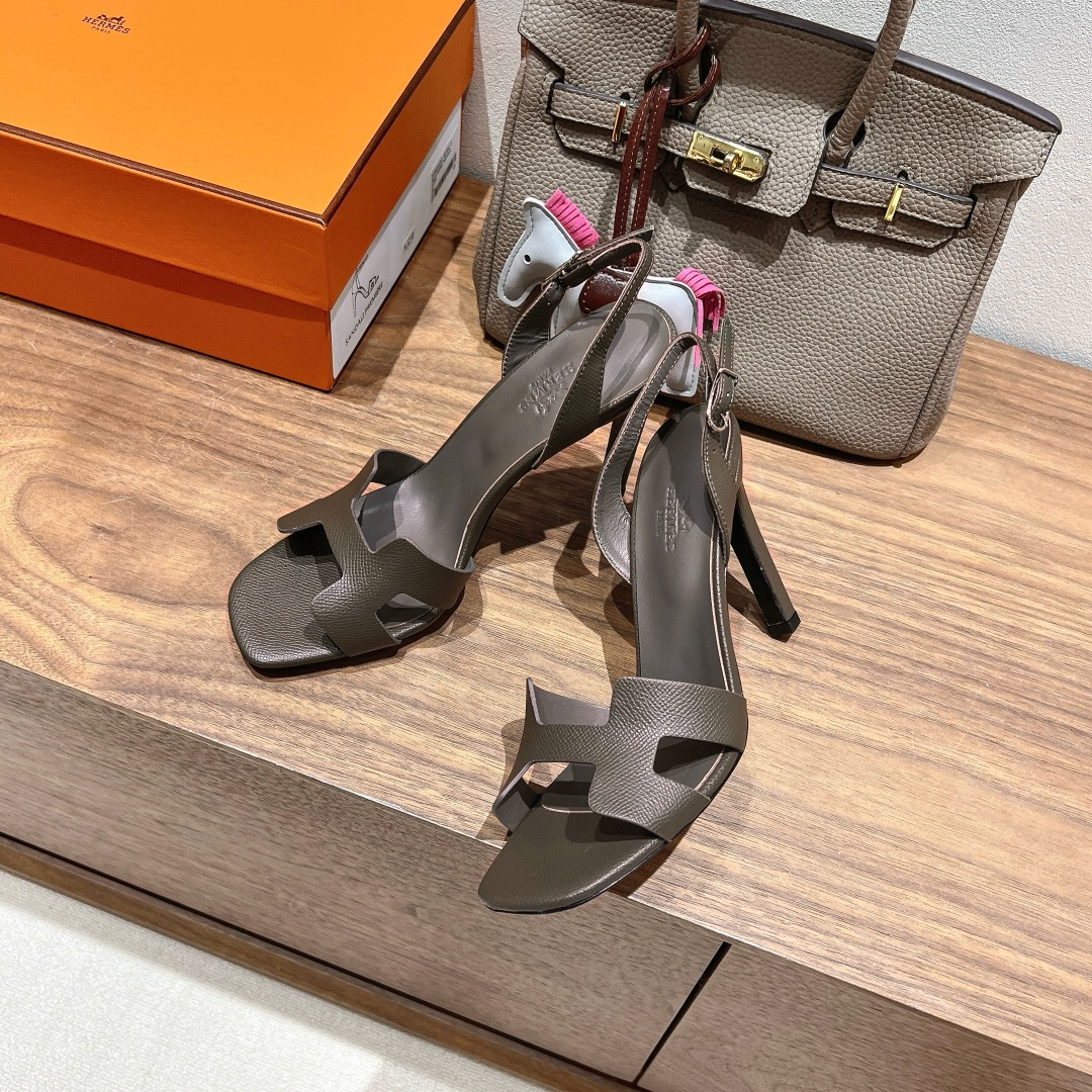 NO:166365,『 New color scheme』 herme* early spring counter new high heel sandal series, original upper leather, imported mixed-bred sheepskin in the inner heel height: 10.5cm outsole original Italian leather outsole Shoe size: 35.36.37.38.39.40.41.42 (40.41.42 custom made without return), sandals, hermes, sandals, sheepskin, Leather soles19860909『 新配色 』 herme*早春专柜新款高跟凉鞋系列 鞋面原版皮 内里进口混种羊皮 跟高: 10.5cm 大底原版意大利真皮大底 鞋码: 35.36.37.38.39.40.41.42（40.41.42定做不退换）,凉鞋,hermes,sandals,sheepskin,Leather soles,Women's Shoes