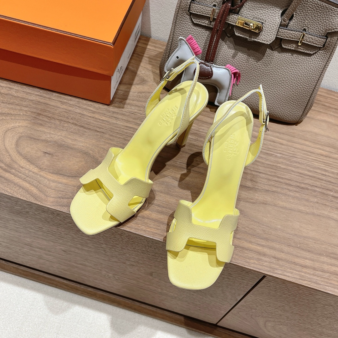 NO:166376,『 New color scheme』 herme* early spring counter new high heel sandal series, original upper leather, imported mixed-bred sheepskin in the inner heel height: 10.5cm outsole original Italian leather outsole Shoe size: 35.36.37.38.39.40.41.42 (40.41.42 custom made without return), sandals, hermes, sandals, sheepskin, Leather soles19860909『 新配色 』 herme*早春专柜新款高跟凉鞋系列 鞋面原版皮 内里进口混种羊皮 跟高: 10.5cm 大底原版意大利真皮大底 鞋码: 35.36.37.38.39.40.41.42（40.41.42定做不退换）,凉鞋,hermes,sandals,sheepskin,Leather soles,Women's Shoes