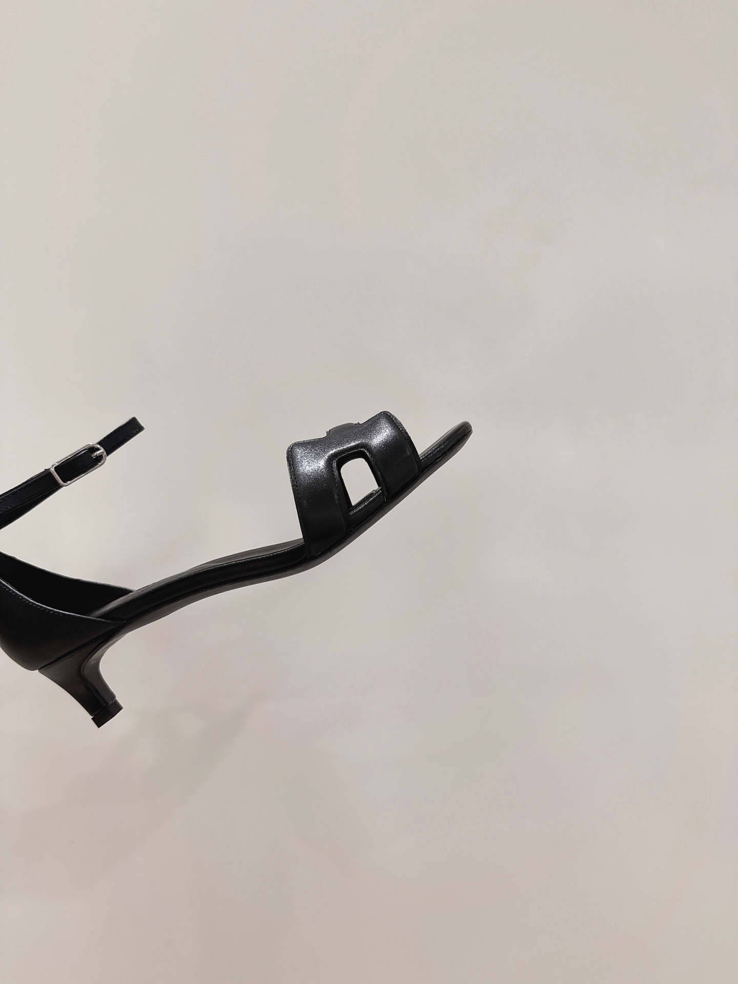 NO:255435,【4.5cm square scalp surface】Hermes Joy 105 high heel sandals————————————————————————————————————————————————————————————————————————————————————————————————————————————————————————————————————————————————————————————————————————————————————————————————————————————————————————————————————————————————————————————————————————————————————————————————————————————————————————————————————————————————————————————————————————————————————————————————————————————————————————————————————————————————————————————————————————————————————————————————————19860909【4.5cm方头皮面】Hermes 爱马仕 Joy 105高跟凉鞋———————————时尚又百搭 搭配H鞋头 超级舒服 每个细节都做到极致 搭配同色调标志性纯鞋扣 设计简约流畅 打造时尚柔美造型 原版小牛皮原版1:1独家私模鞋跟/原版真皮大底  跟高:10.5cm 7cm 4cm 三个跟高 SIZE34-43（34.40.41.42.43定制不退不换）,凉鞋,hermes,hermes,sandals,cowhide,Leather soles,Women's Shoes