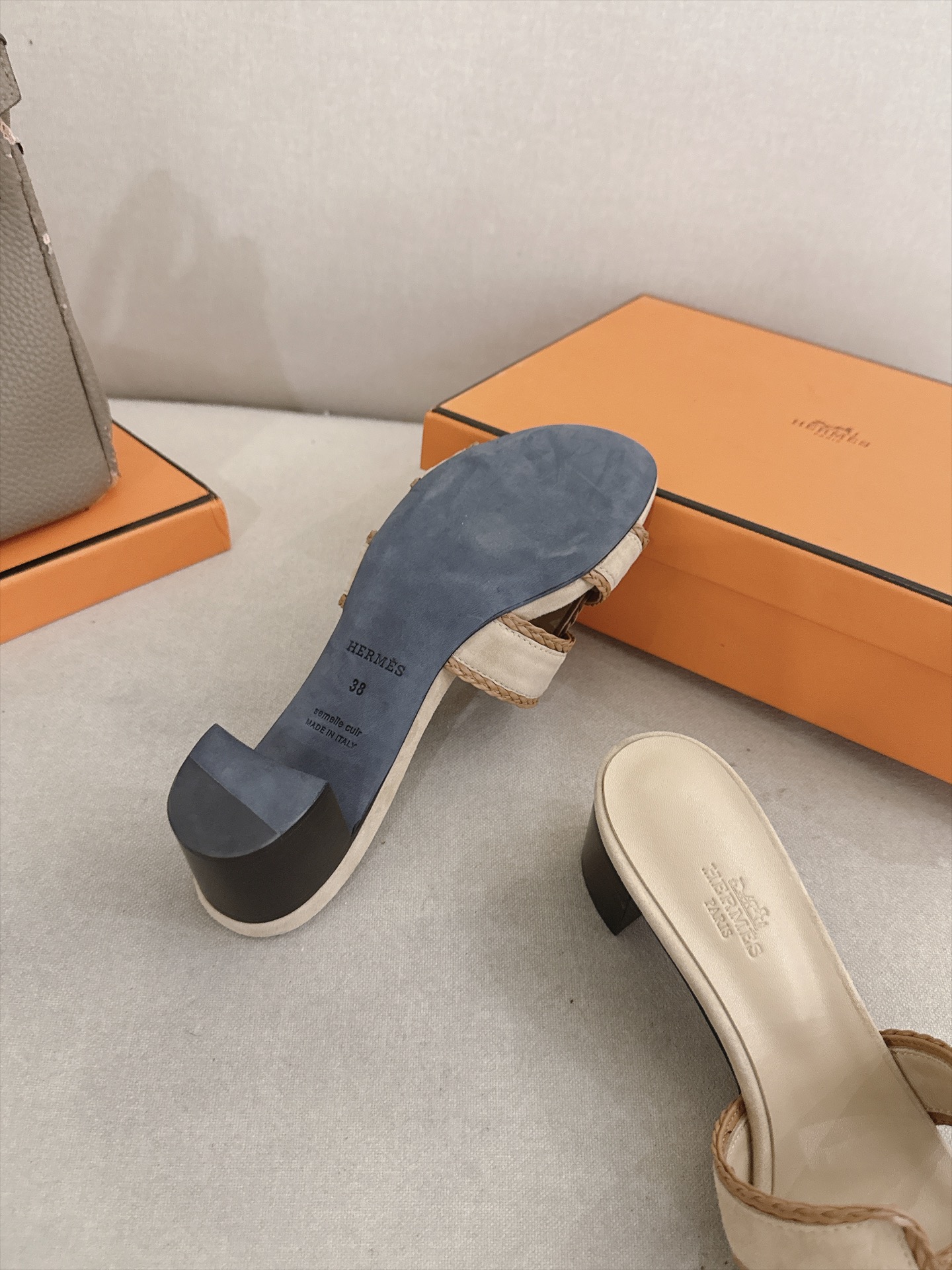 Hermes Slides