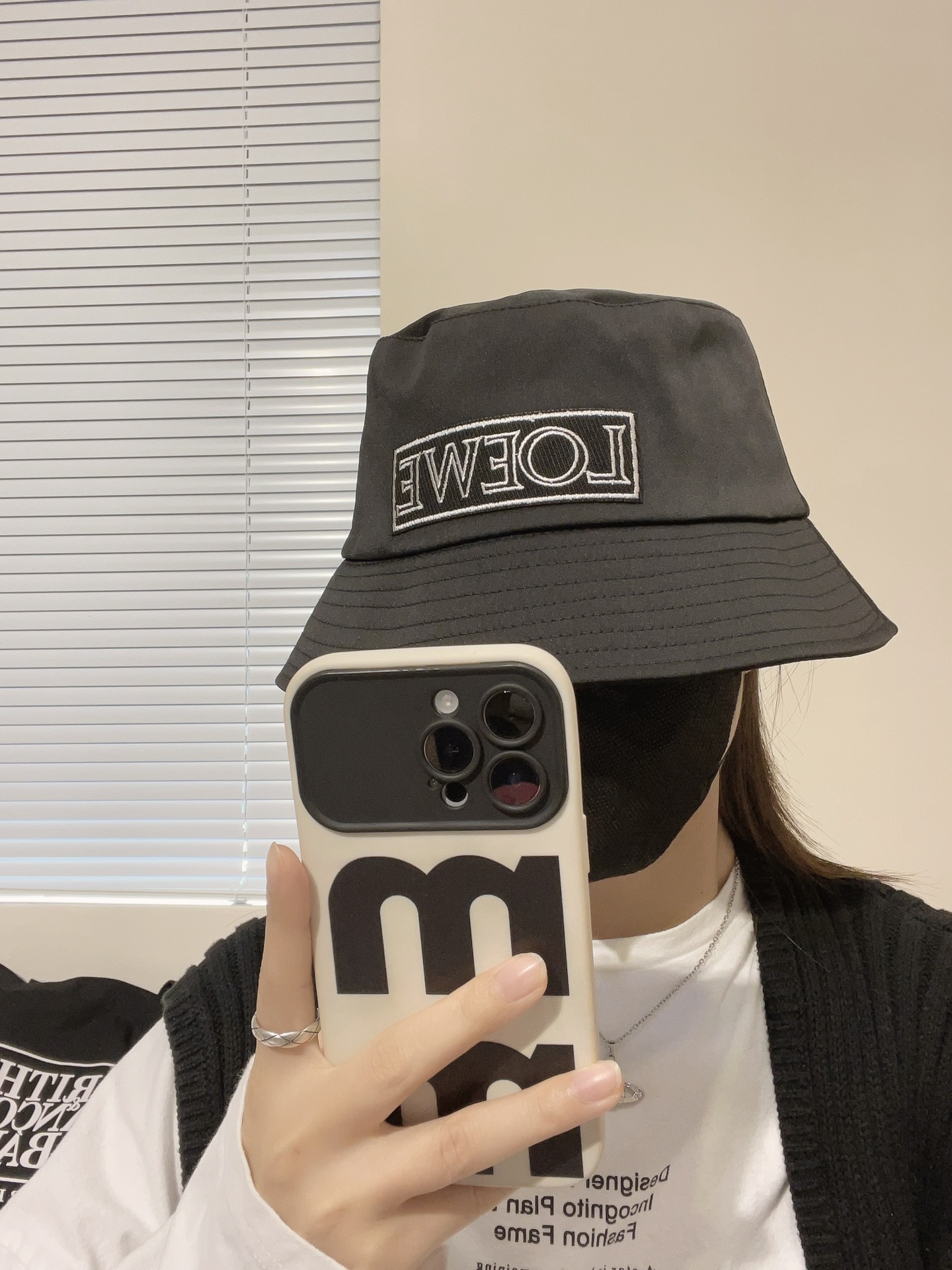 NO:190780,Dust bag Luo Yiwei LOEWE new original original design fisherman hat has excellent texture, standard external line positioning, fine workmanship, simple, atmospheric, low-price volume!  ,hats,loewe,loewe,espadrilles,hats19860909防尘袋 罗意威LOEWE新款原版原标设计渔夫帽质感超好,外部线条定位标准,做工精细,简约大气低价走量！,帽子,loewe,loewe,espadrilles,hats,hat