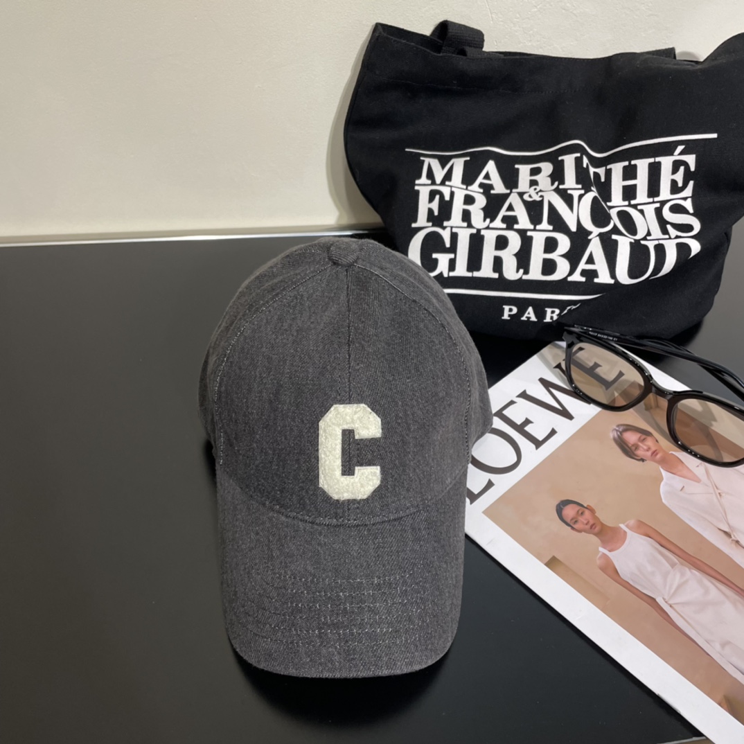 配防尘袋、赛琳CELINE新款洗水牛仔棒球帽，最好品质的，休闲大方，简约时尚，大家自己对比哦